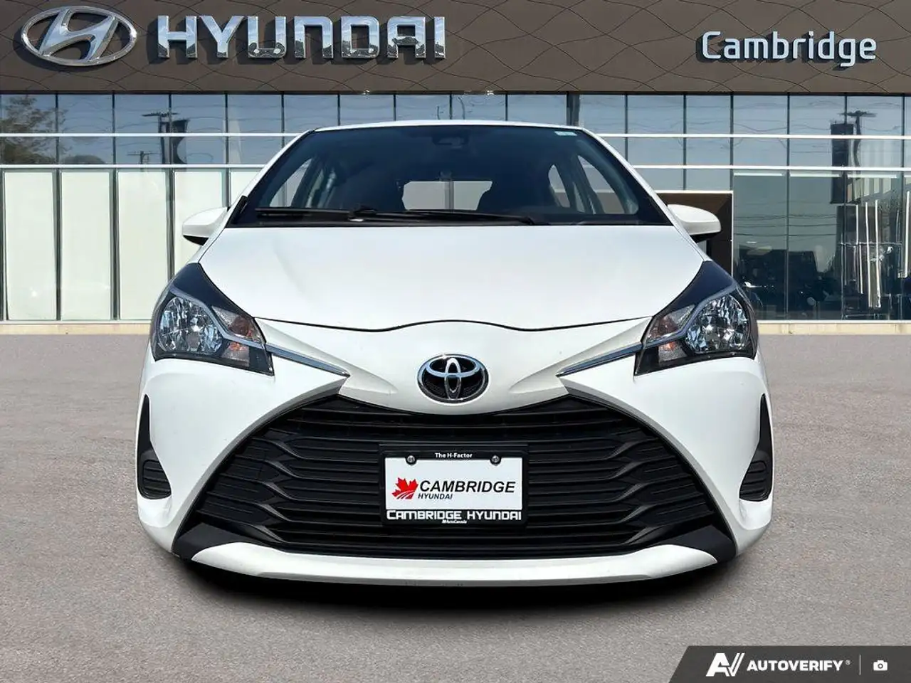 Toyota Yaris снимка Toyota Yaris
