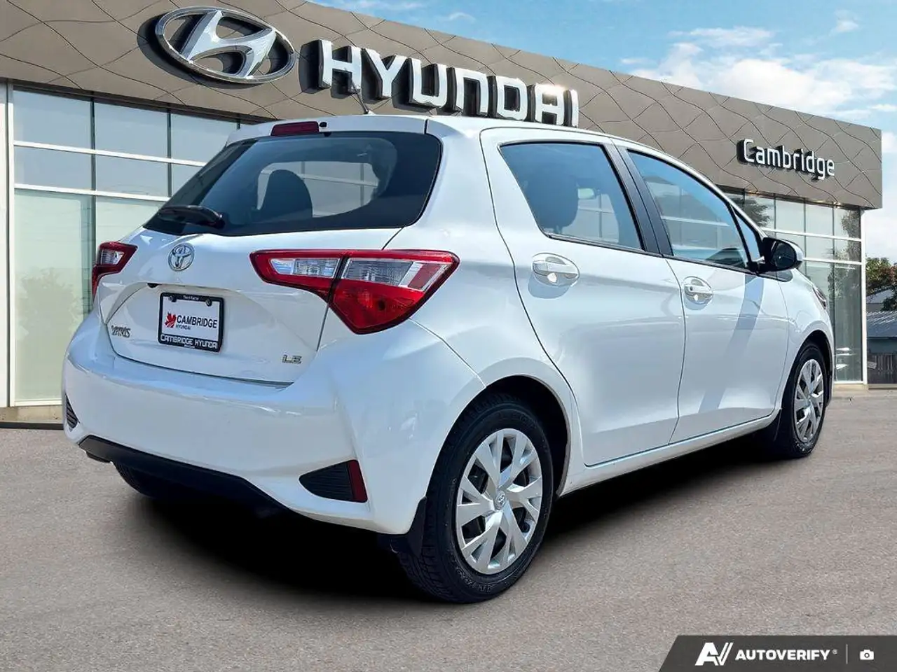 Toyota Yaris снимка Toyota Yaris