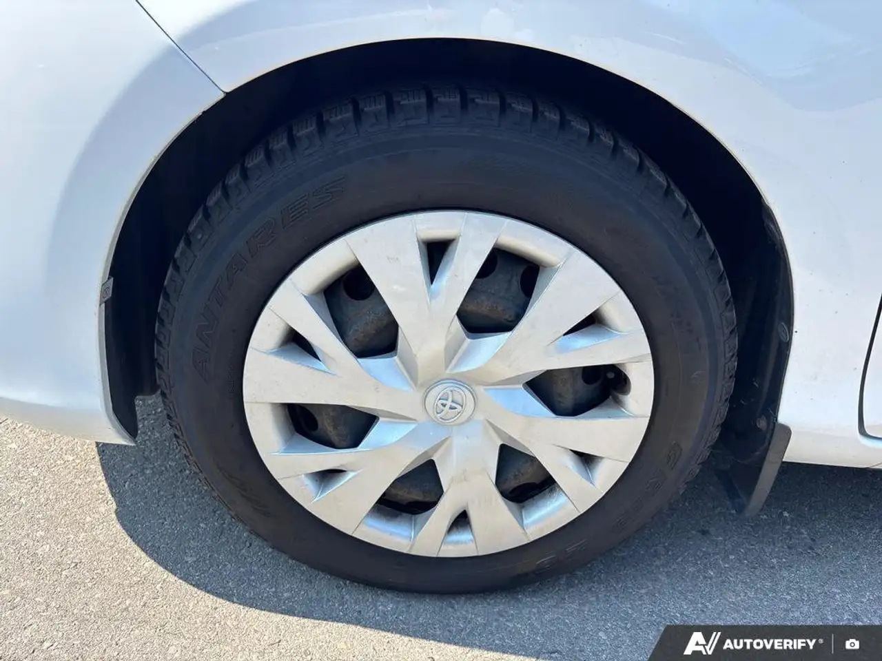 Toyota Yaris снимка Toyota Yaris