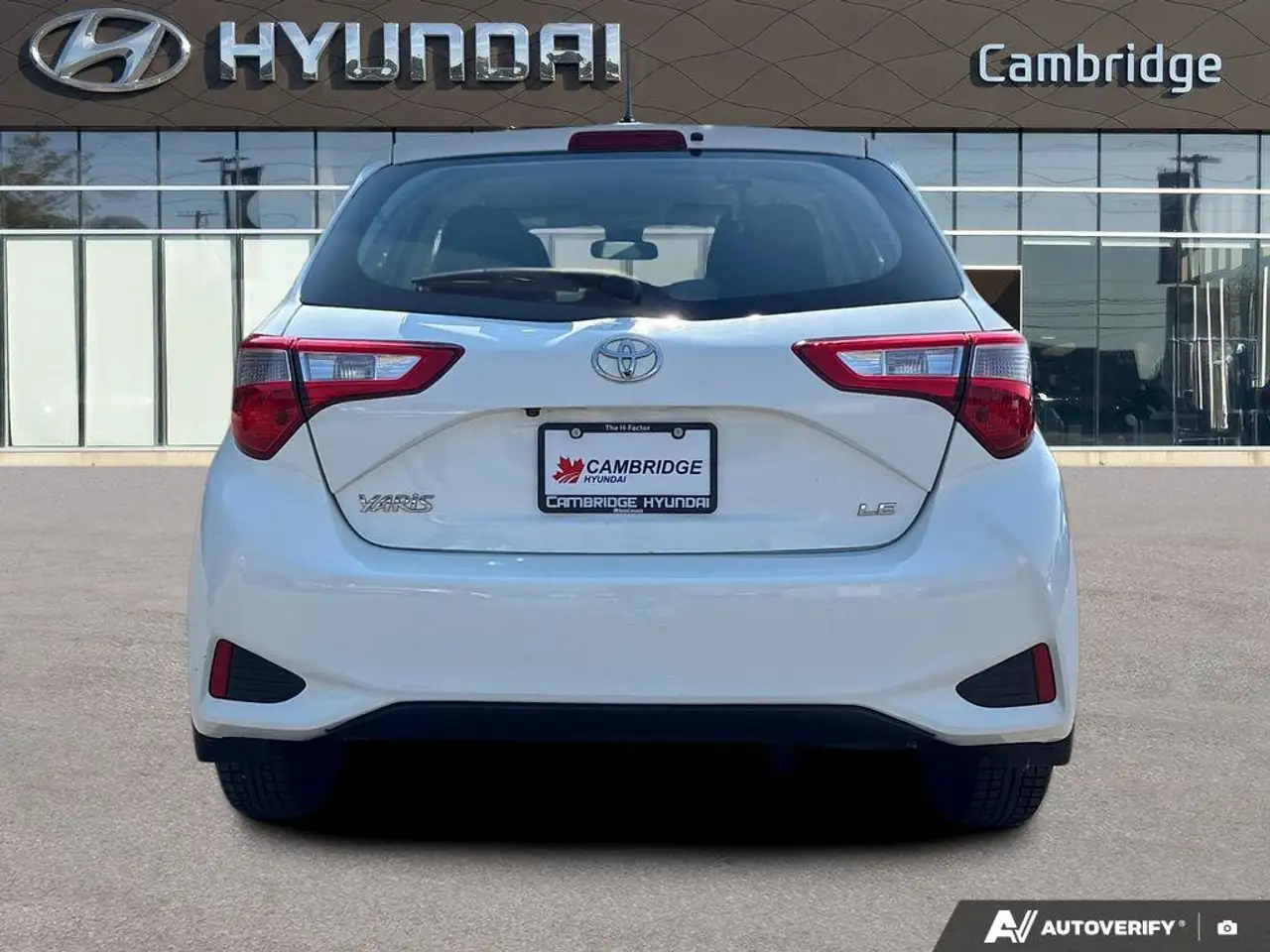 Toyota Yaris снимка Toyota Yaris