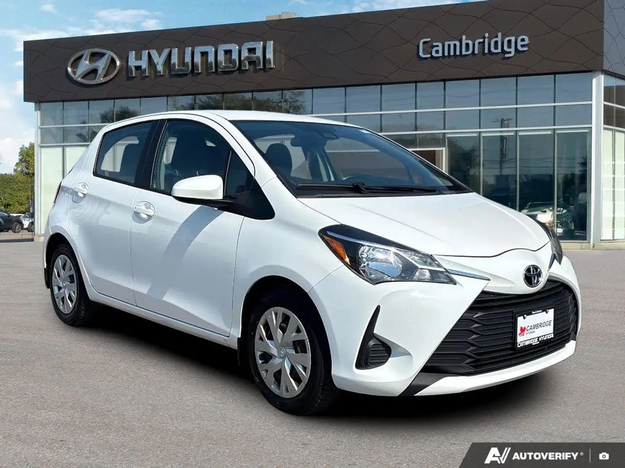 Toyota Yaris снимка Toyota Yaris