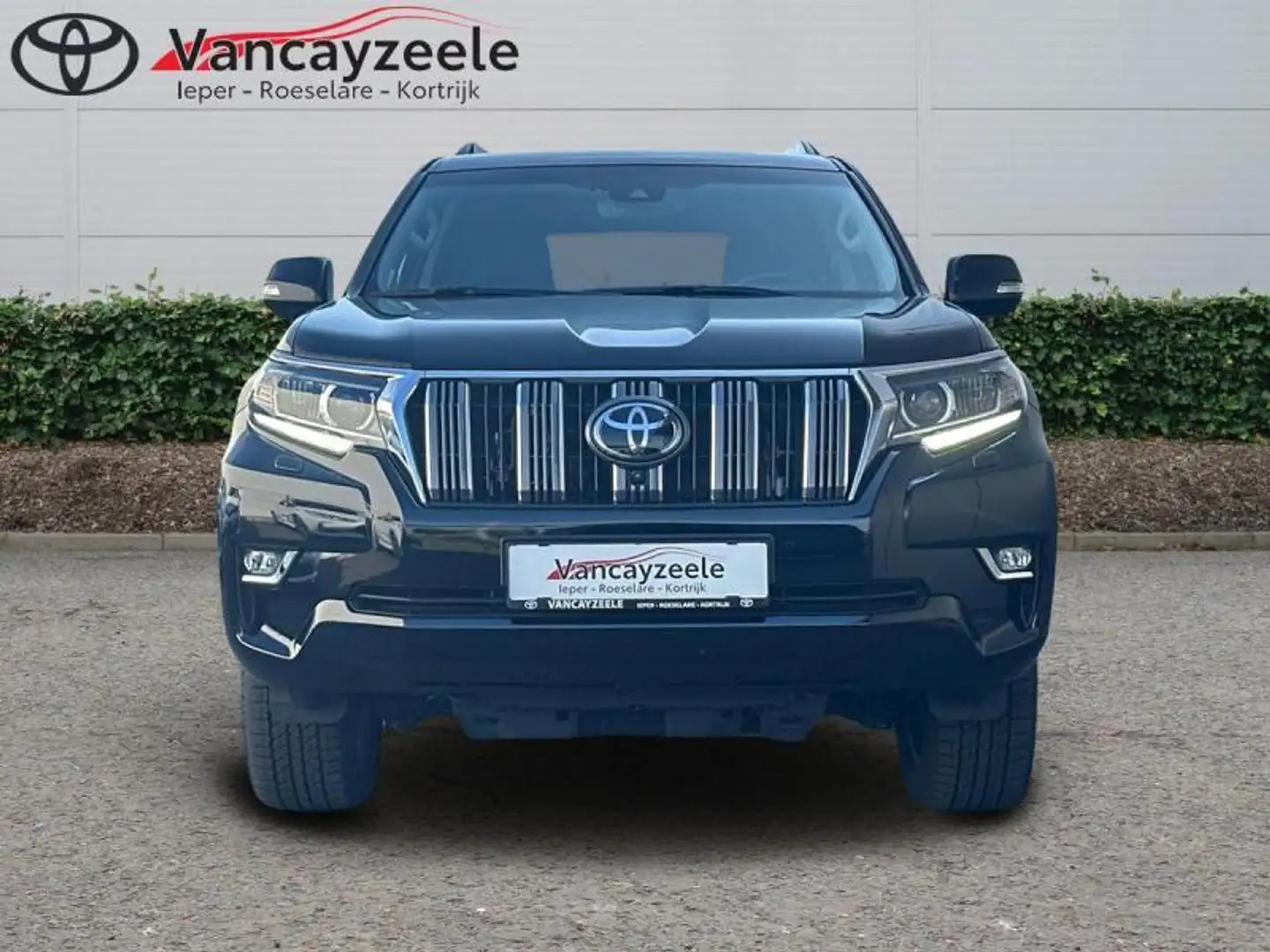 Toyota Land Cruiser Premium 60330 + BTW Noir - 2