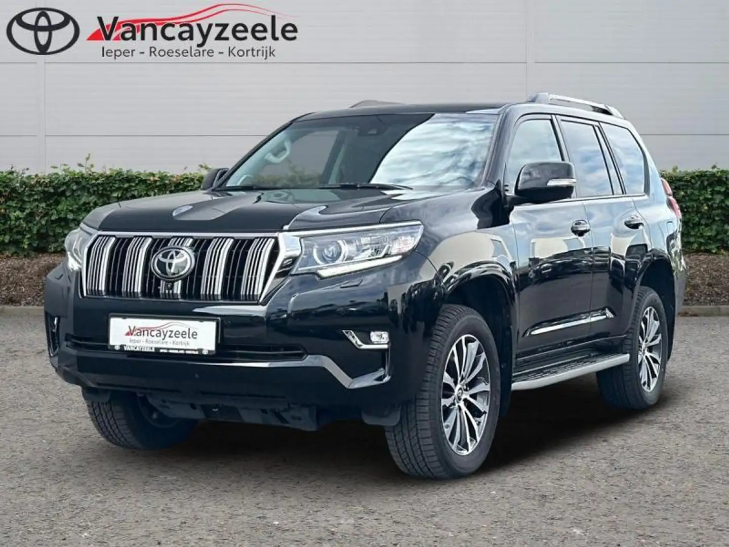 Toyota Land Cruiser Premium 60330 + BTW Noir - 1