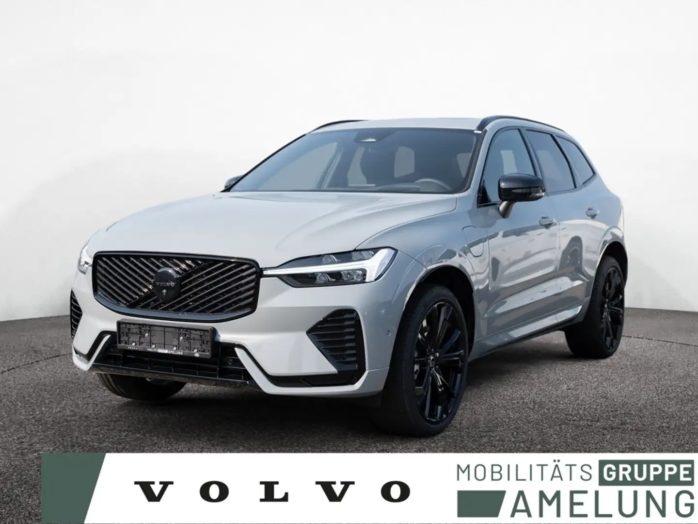 Volvo XC60 T8 AWD Plus Black Plug-In LED PANO 360° Grijs - 1