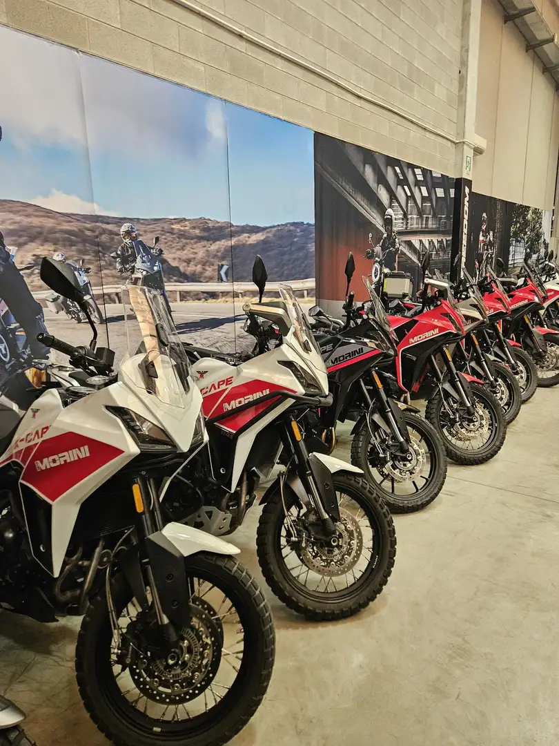 Moto Morini X-Cape Šedá - 1