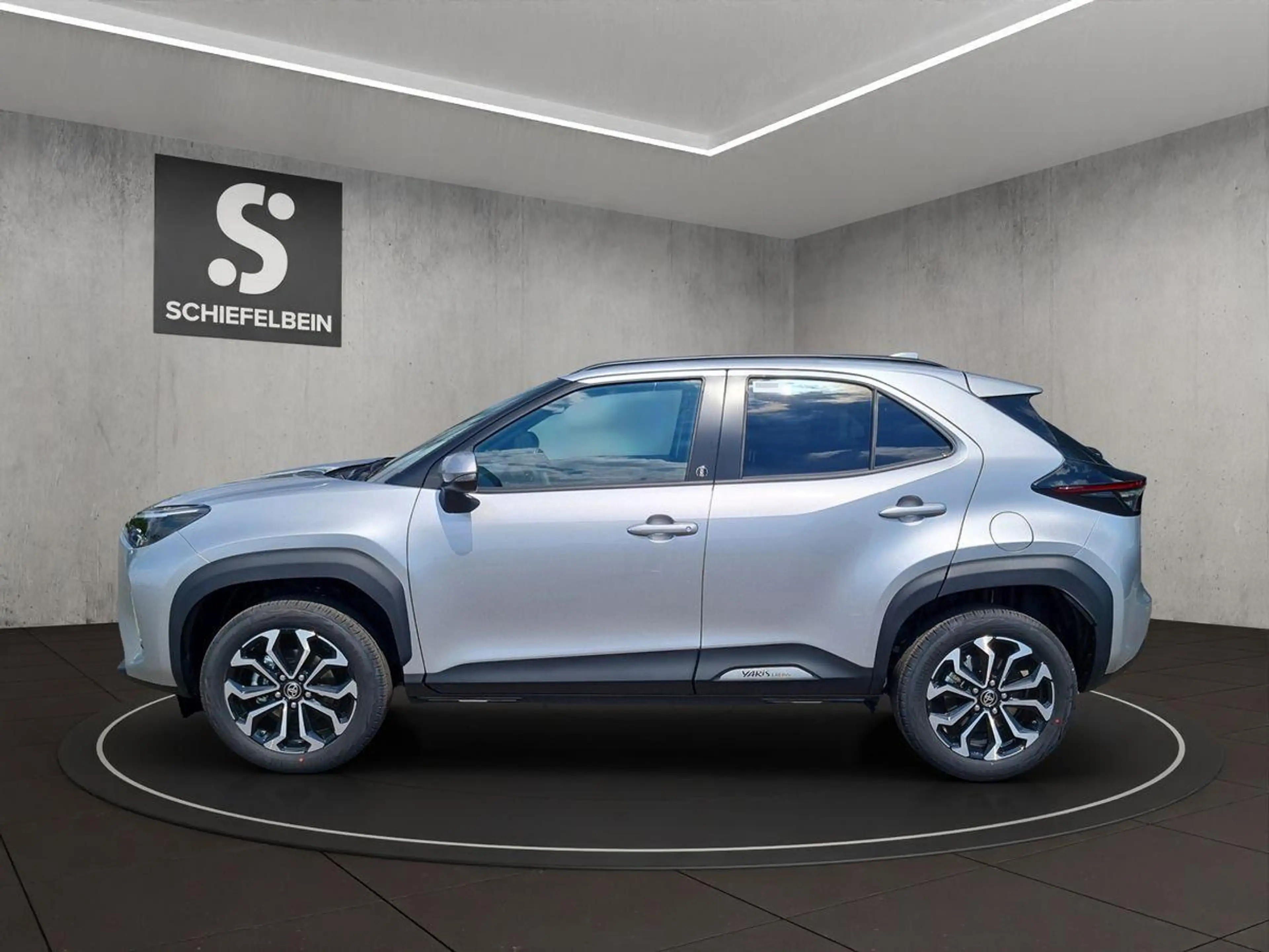 Toyota Yaris Cross Teamplayer AHK+Allwetter+EPH+SHZ uvm. — photo 5
