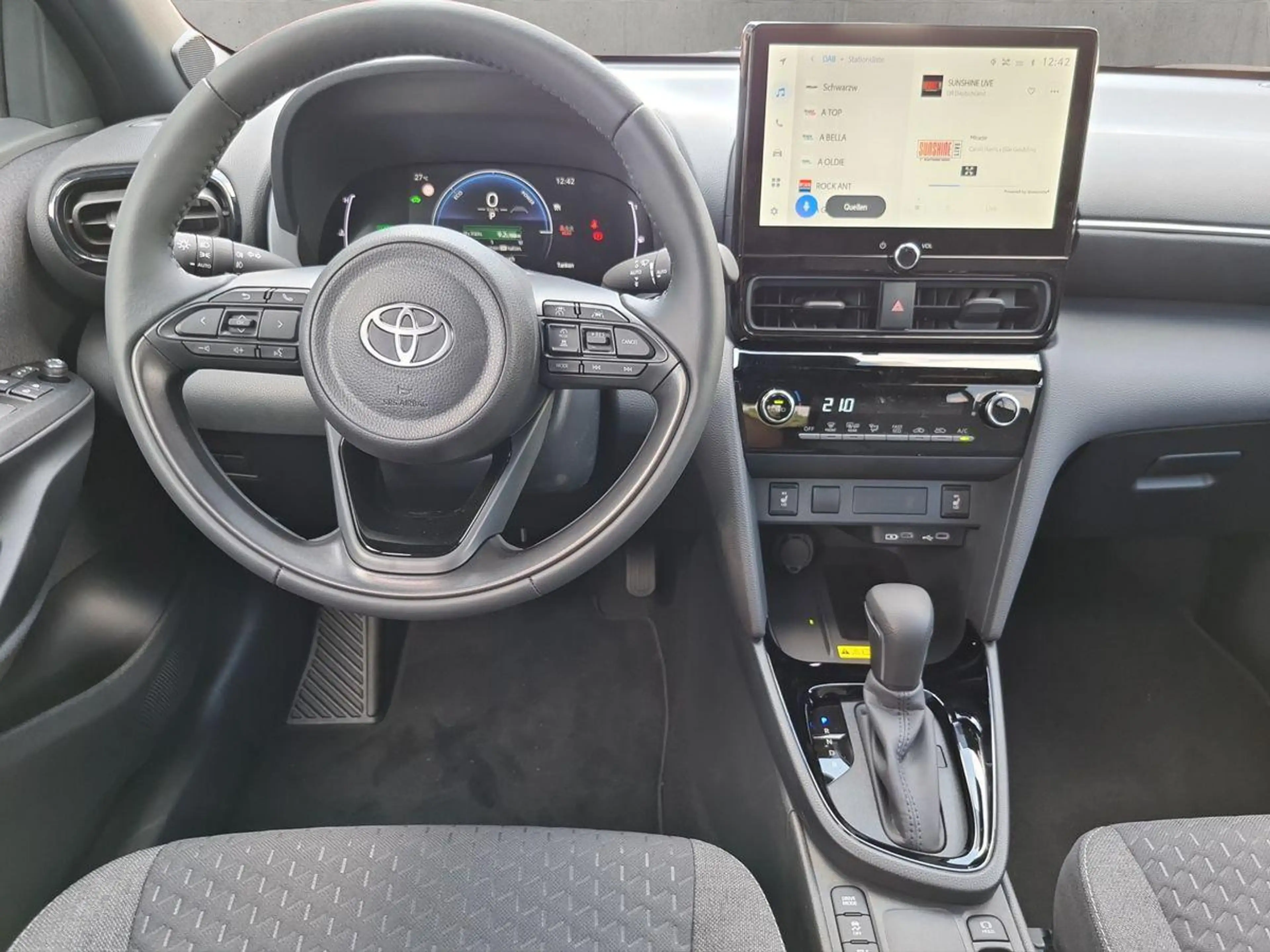 Toyota Yaris Cross Teamplayer AHK+Allwetter+EPH+SHZ uvm. — photo 10