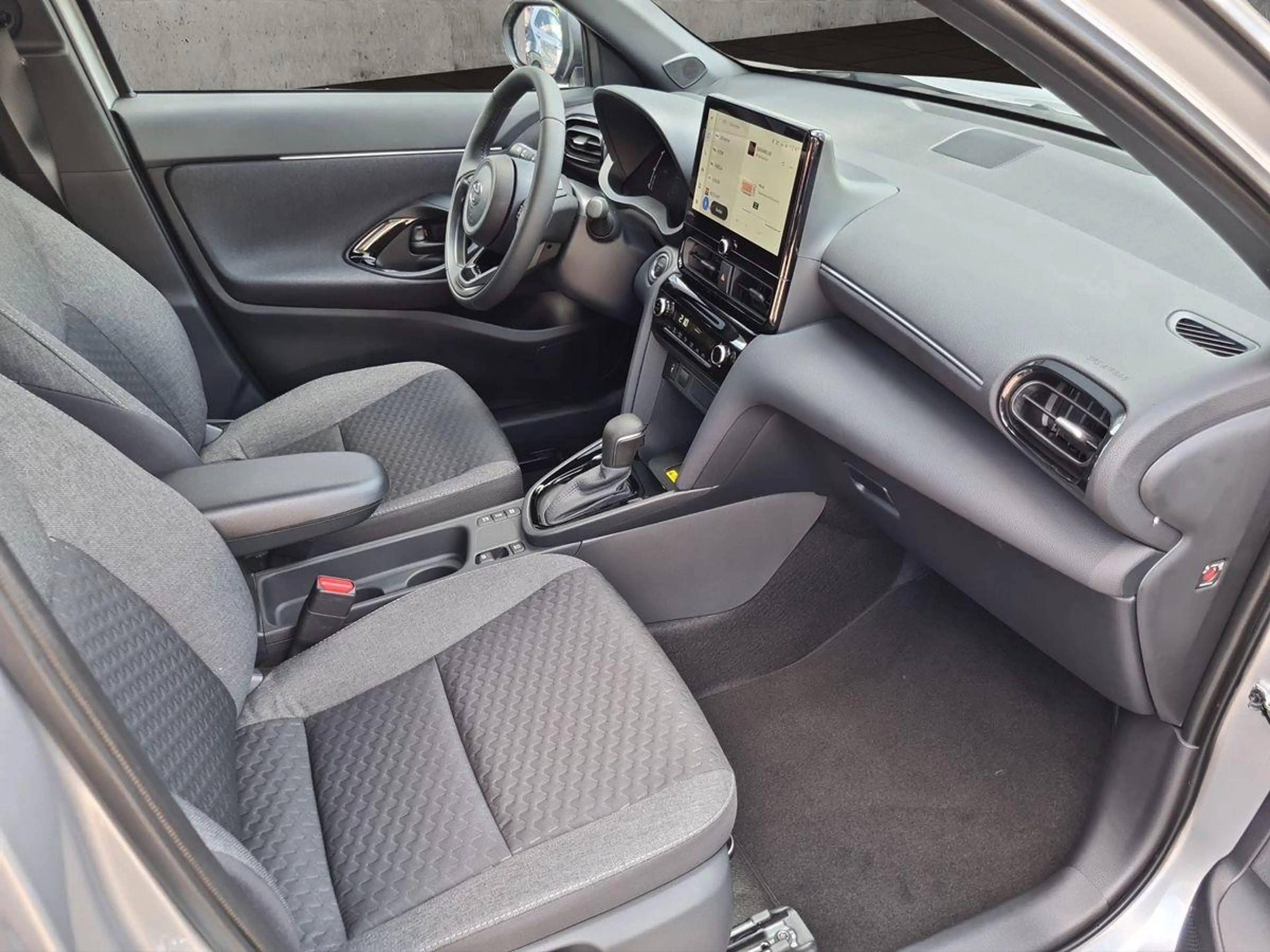 Toyota Yaris Cross Teamplayer AHK+Allwetter+EPH+SHZ uvm. — photo 8