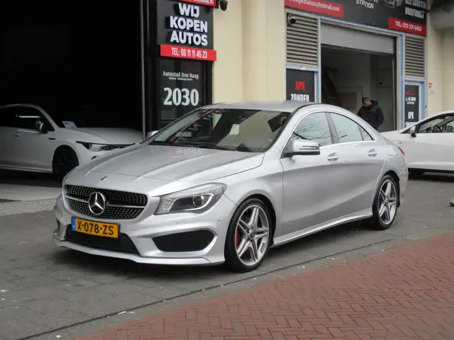 Mercedes-Benz CLA 200 AMG Automaat Leer Navi Camera