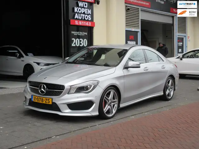 Mercedes-Benz CLA 200 AMG Automaat Leer Navi Camera