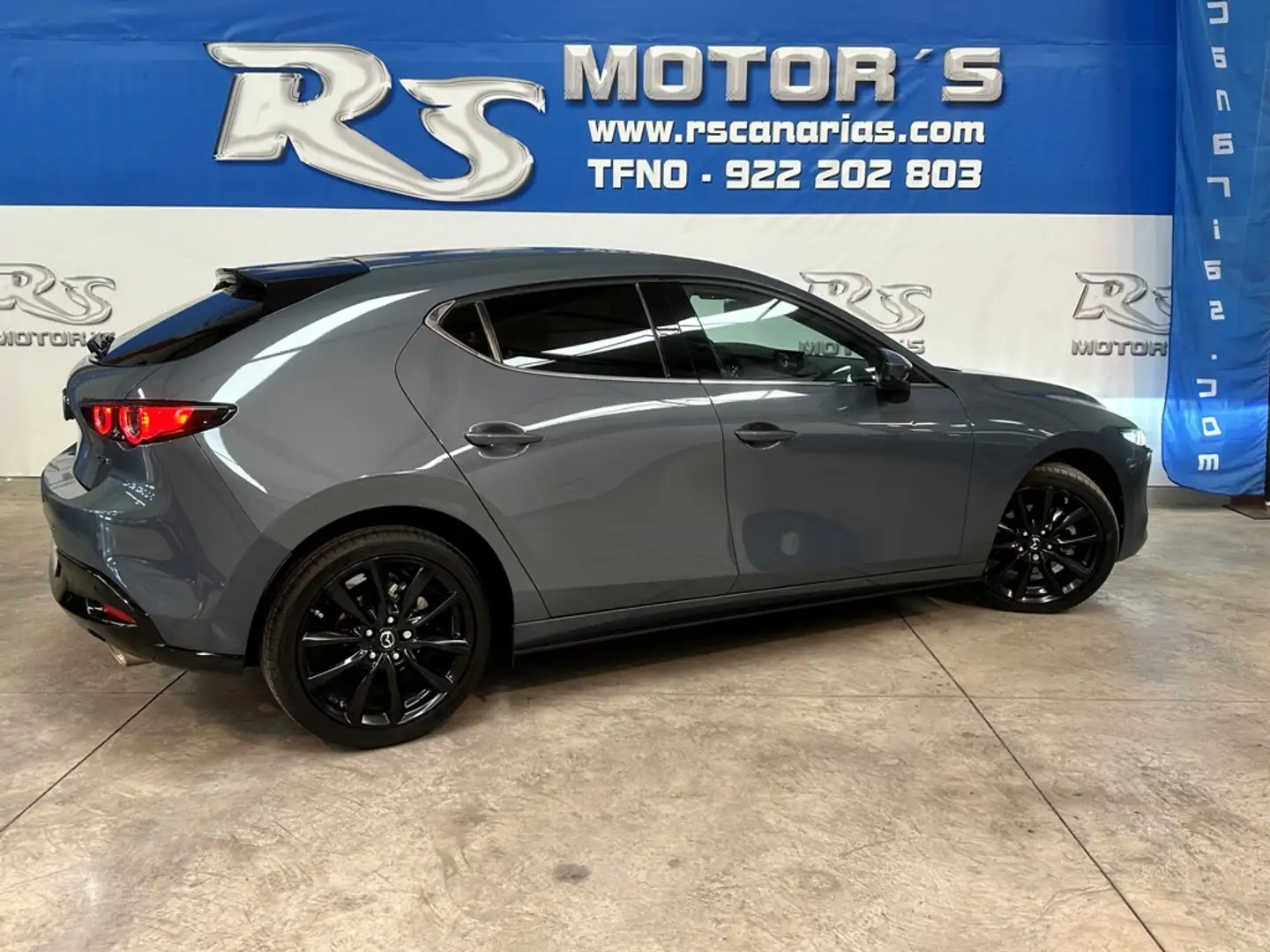 Mazda 3 2.0 e-Skyactiv-X Evolution 132kW Grau - 2