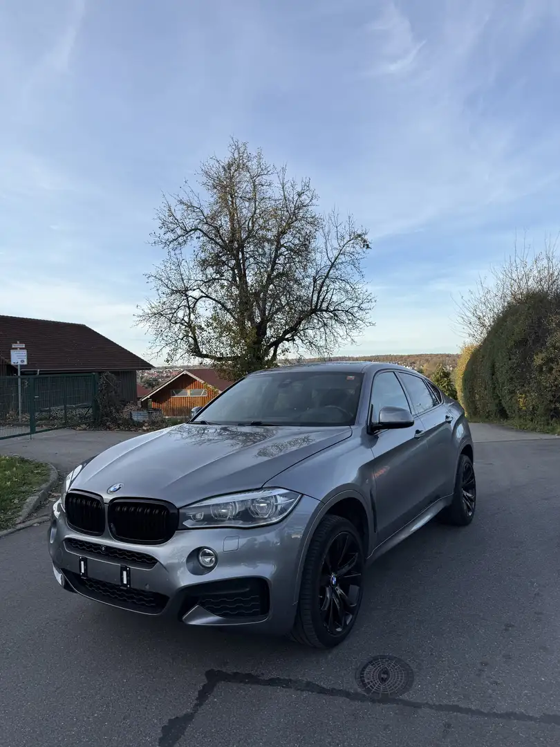 BMW X6 xDrive 40 d Grau - 1