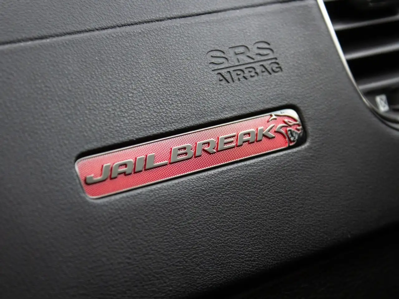 Dodge Charger 2023 — фото 10