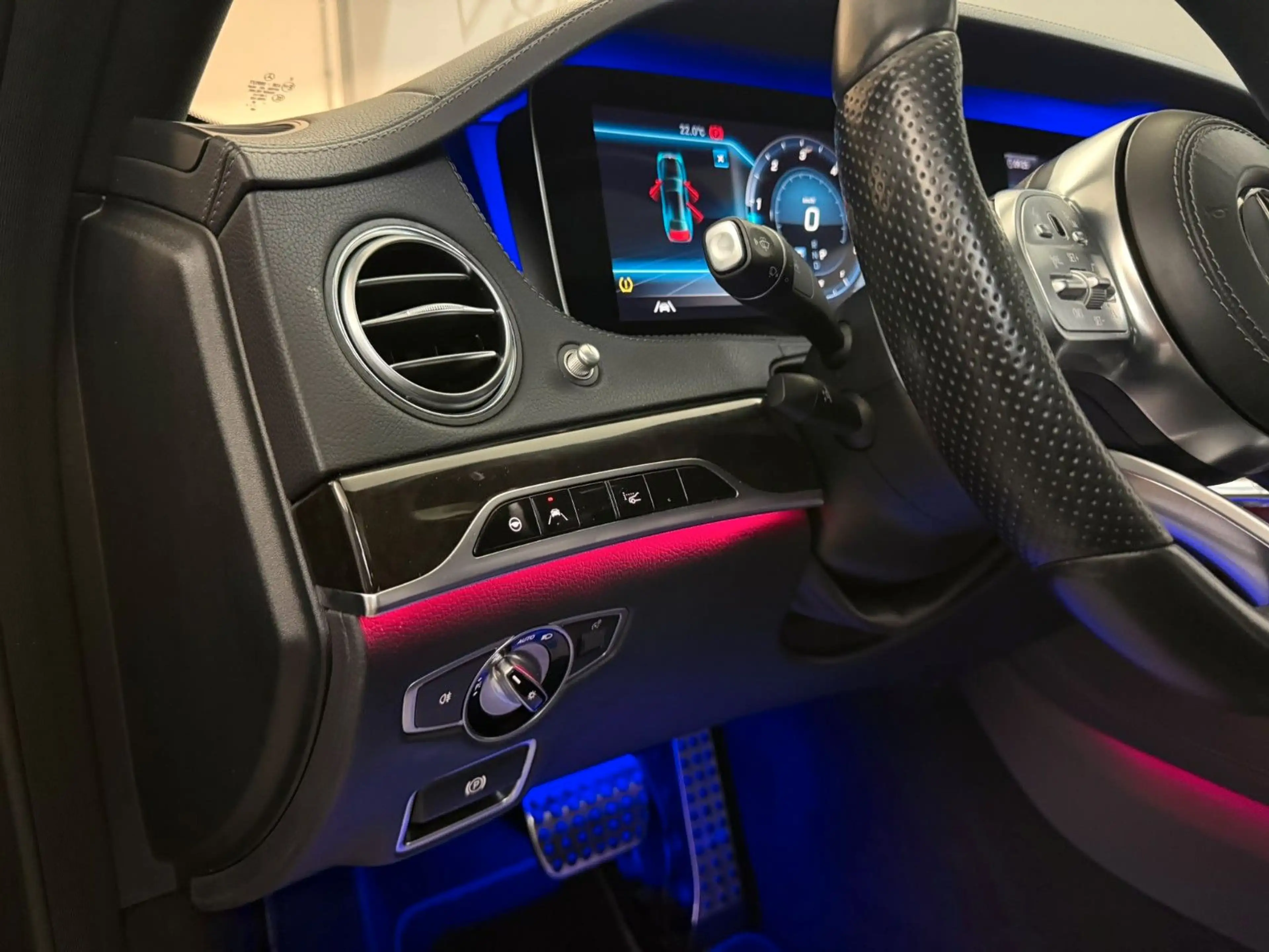 Mercedes-Benz S 400 S400d 4M Lang AMG Line SITZK*3xTV*PANO*BEAM*BURM — photo 15