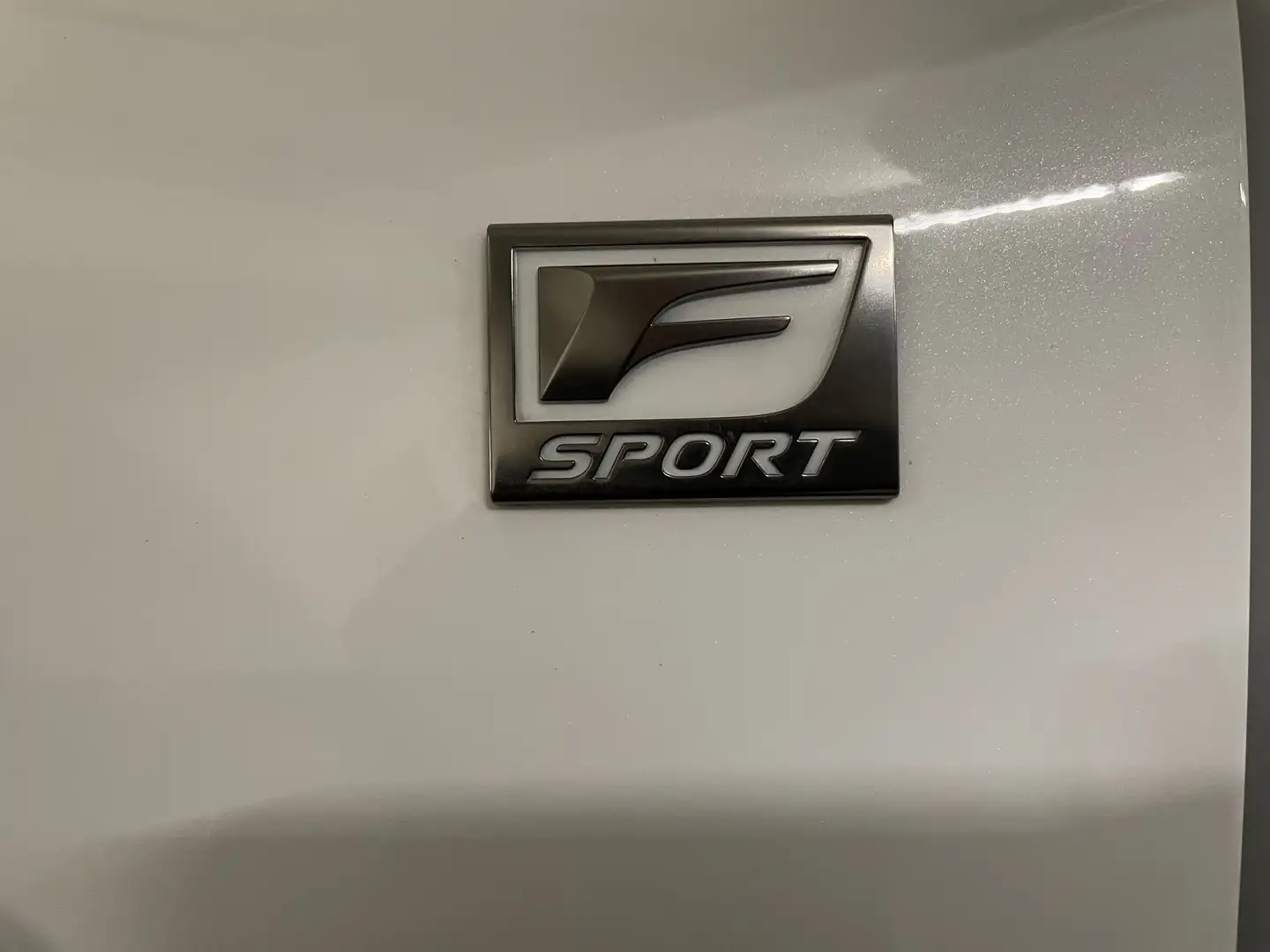 Lexus NX 300h F-Sport Hybrid Aut. //Garantie aufrecht// Weiß - 2