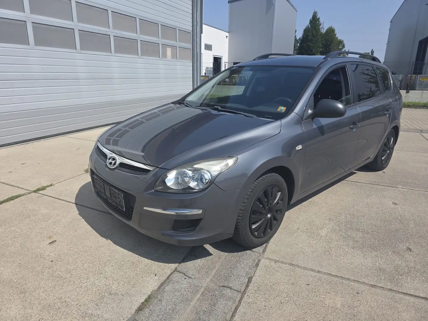 Hyundai i30 CW 1.4 Classic Šedá - 1