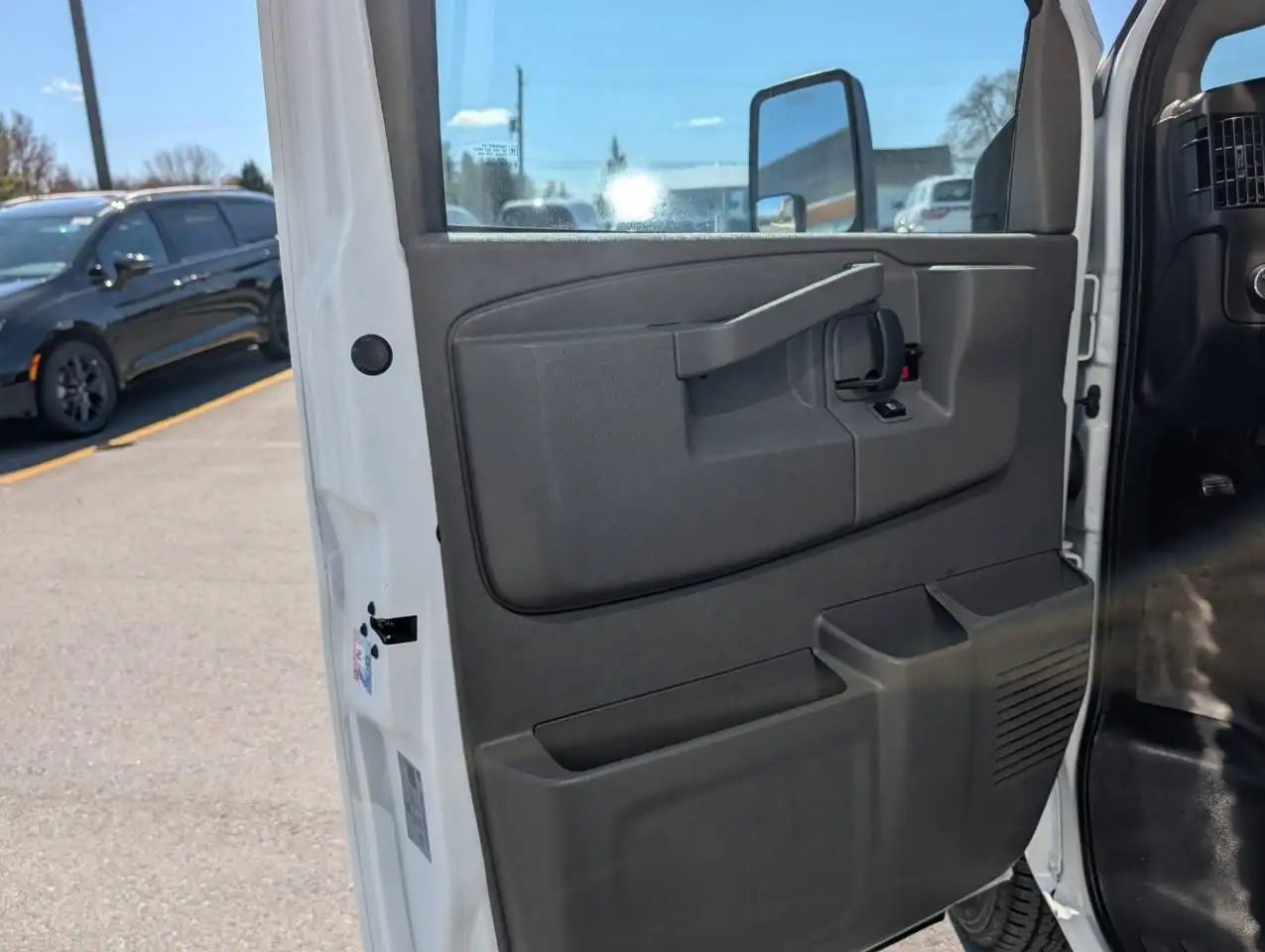 GMC Savana снимка GMC Savana