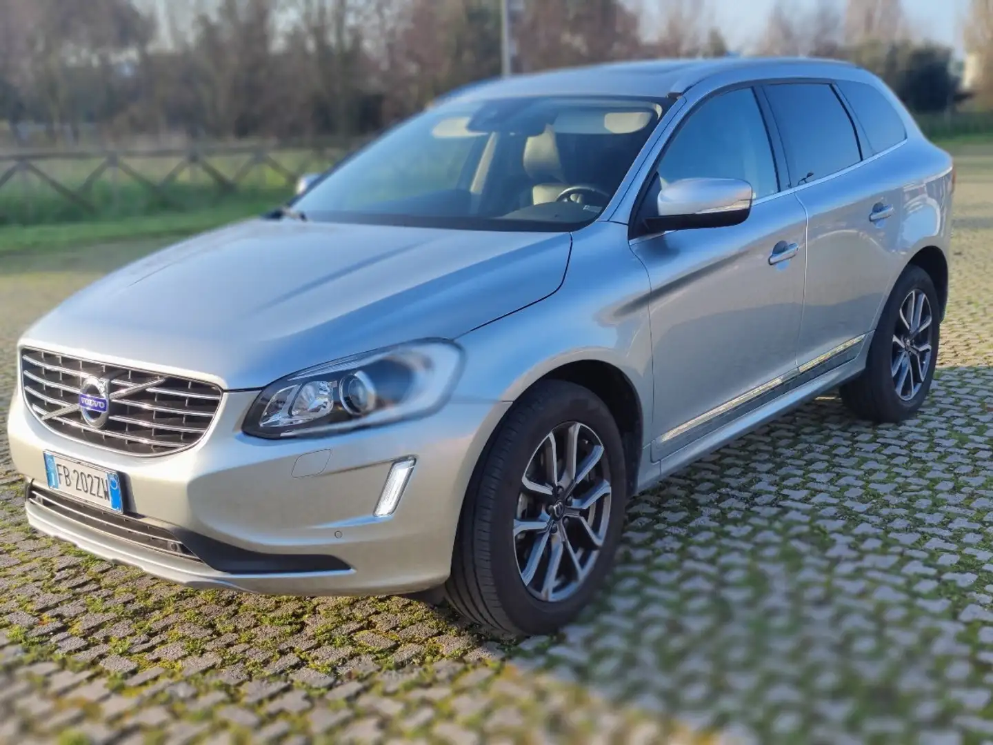 Volvo XC60 2.4 d5 Summum awd 220cv geartronic - 1