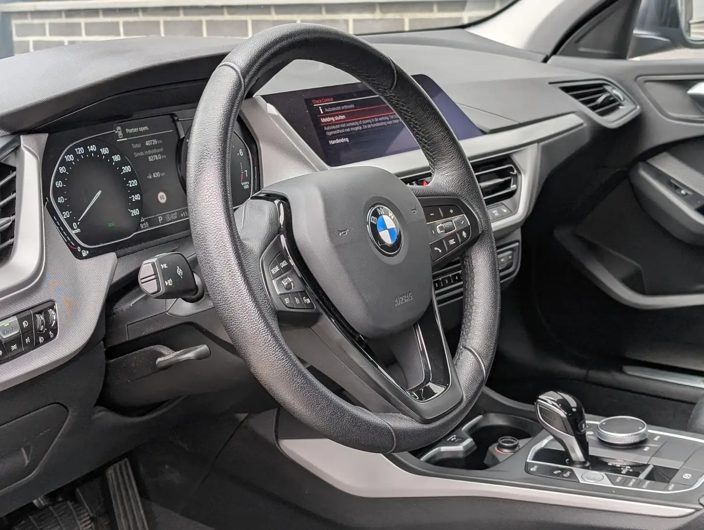 BMW 116 1-serie 116i Business Edition | LED | Navigatie | Zwart - 2