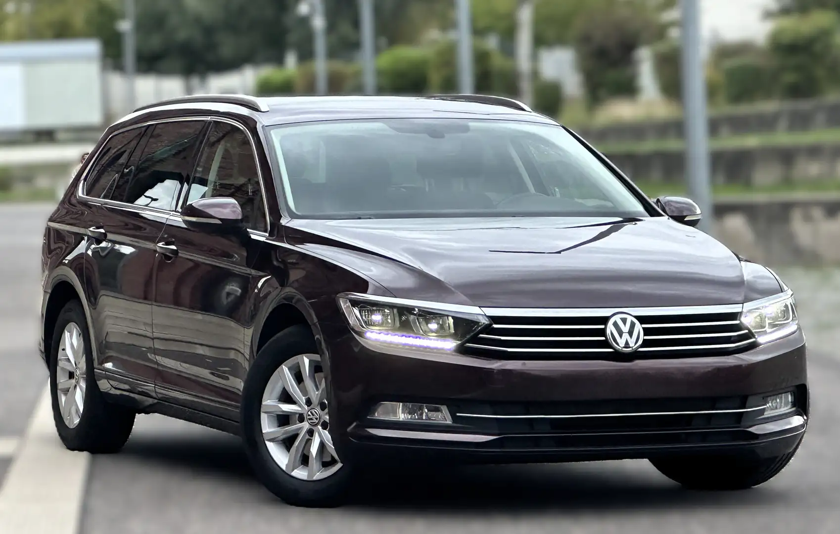 Volkswagen Passat Variant Comfortline BMT LED PDC SHZ Rot - 1