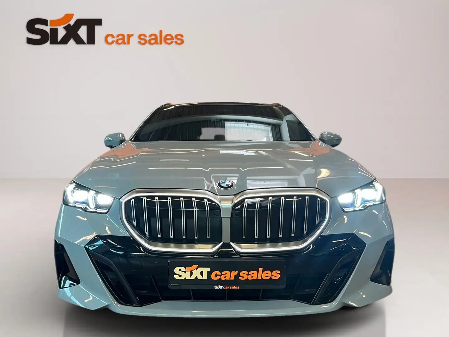 BMW 520 i M Sport Lüft|Pano|HUD|PAs+360°|h&k|4xSH|AHK Gris - 2