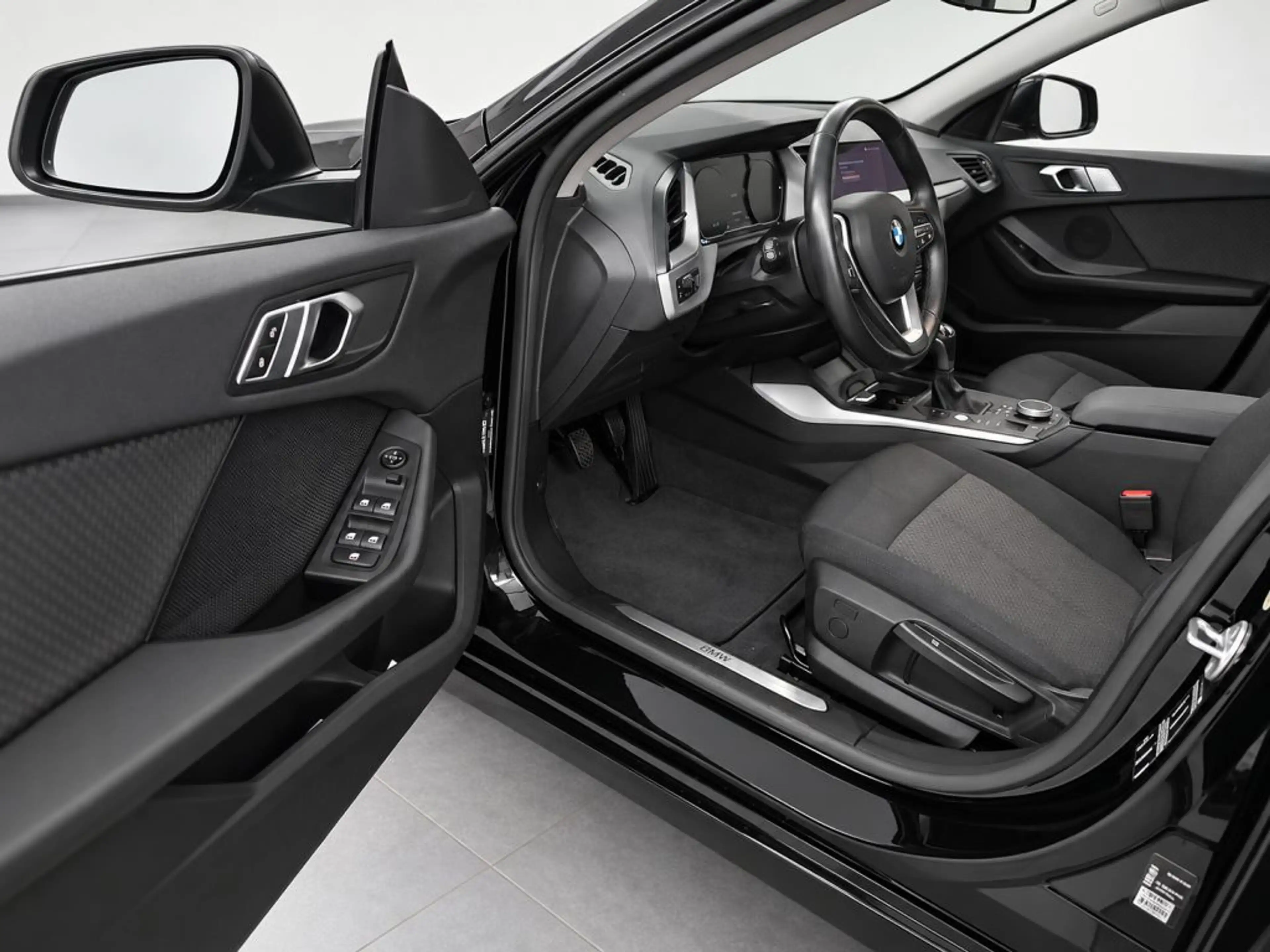 BMW 218 218d Gran Coupe Advantage — photo 5