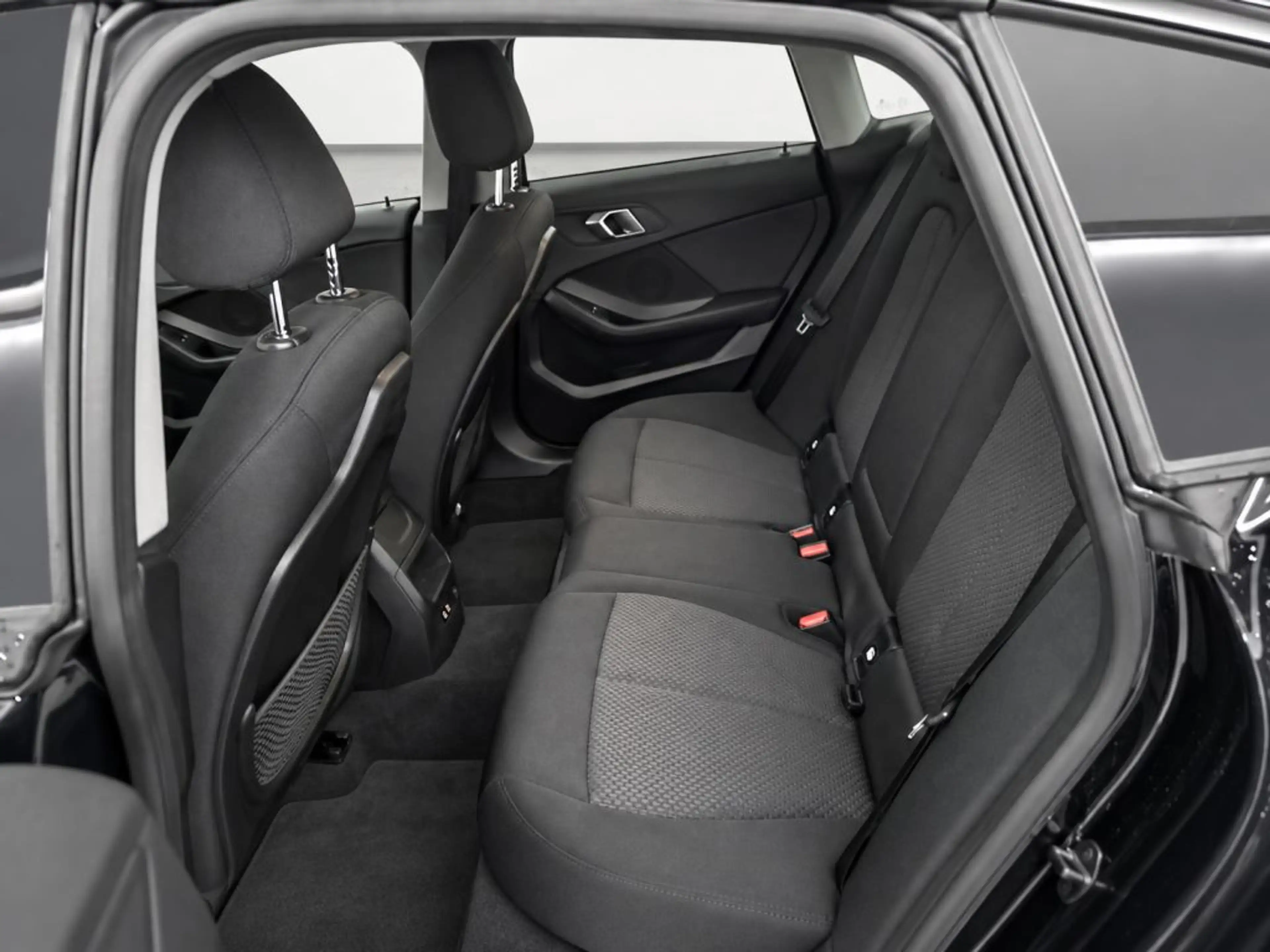 BMW 218 218d Gran Coupe Advantage — photo 7