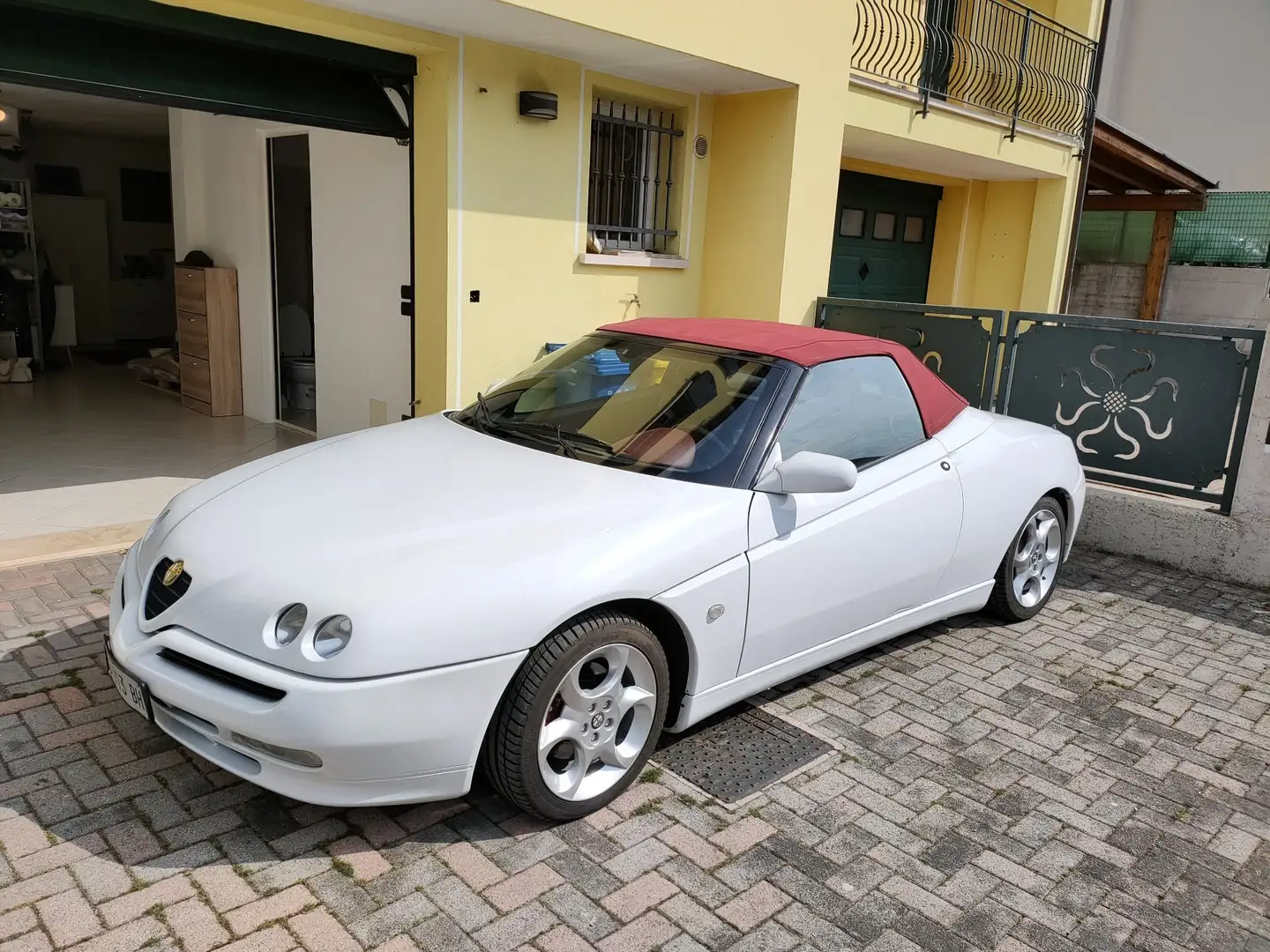 Alfa Romeo Spider 2.0 ts 16v Білий - 1