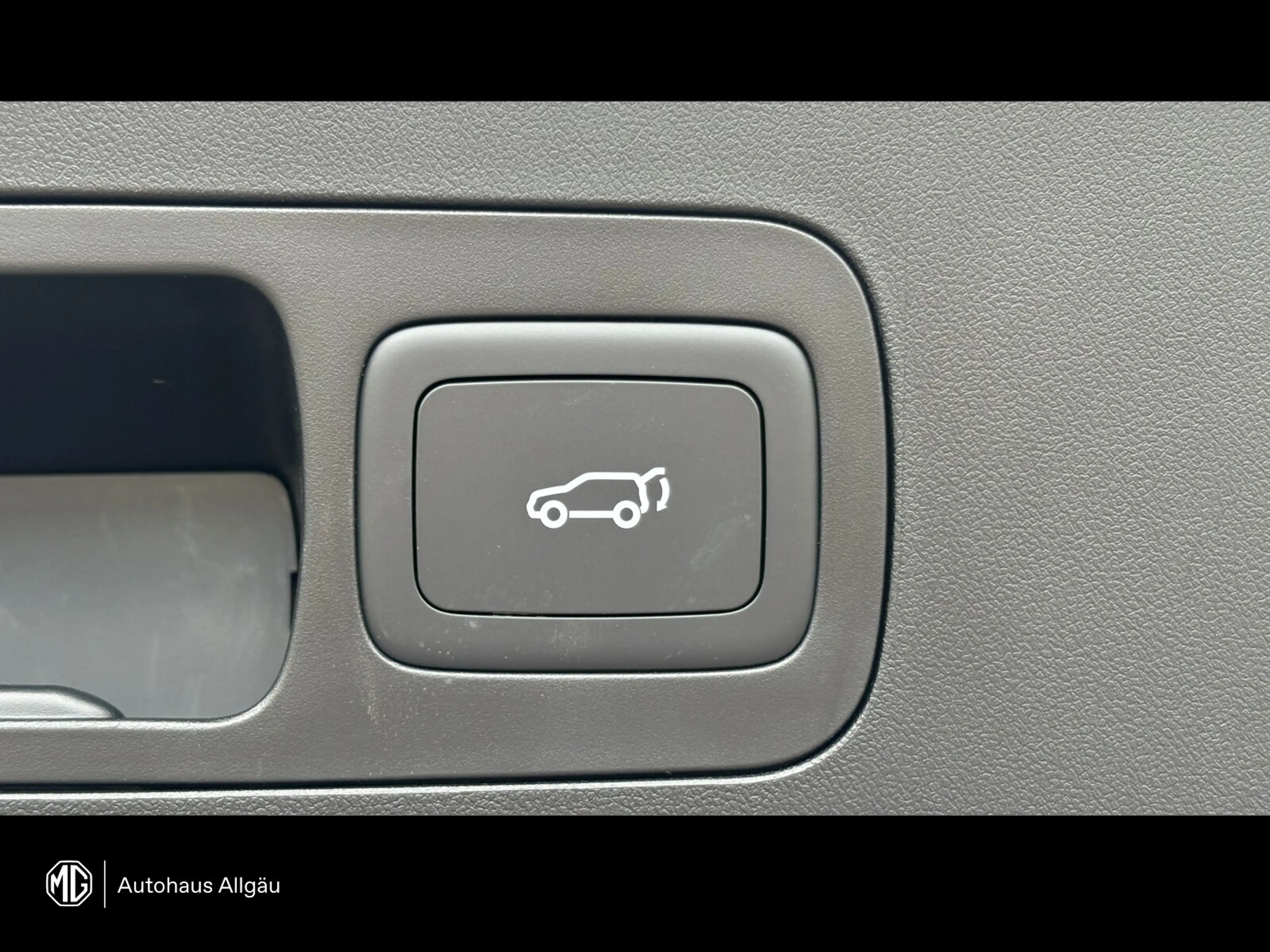 MG MGS9 PREMIUM — photo 12