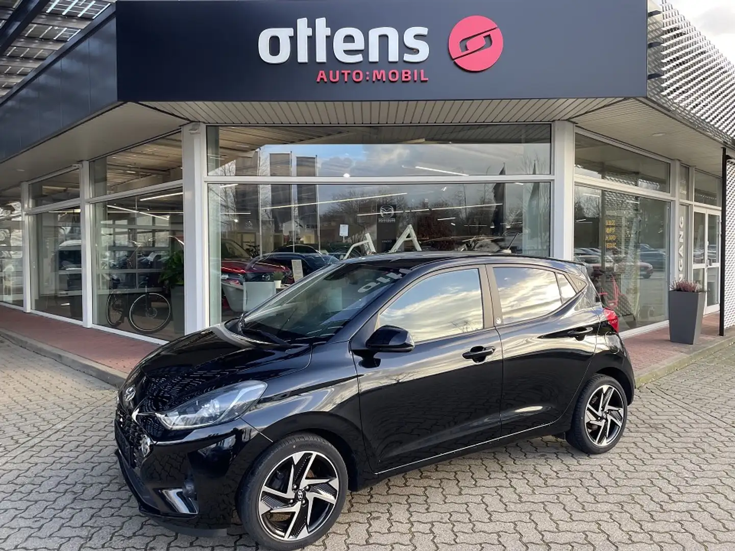 Hyundai i10 1.0 Edition 30+ Navi, Kamera Edition 30+ Schwarz - 1