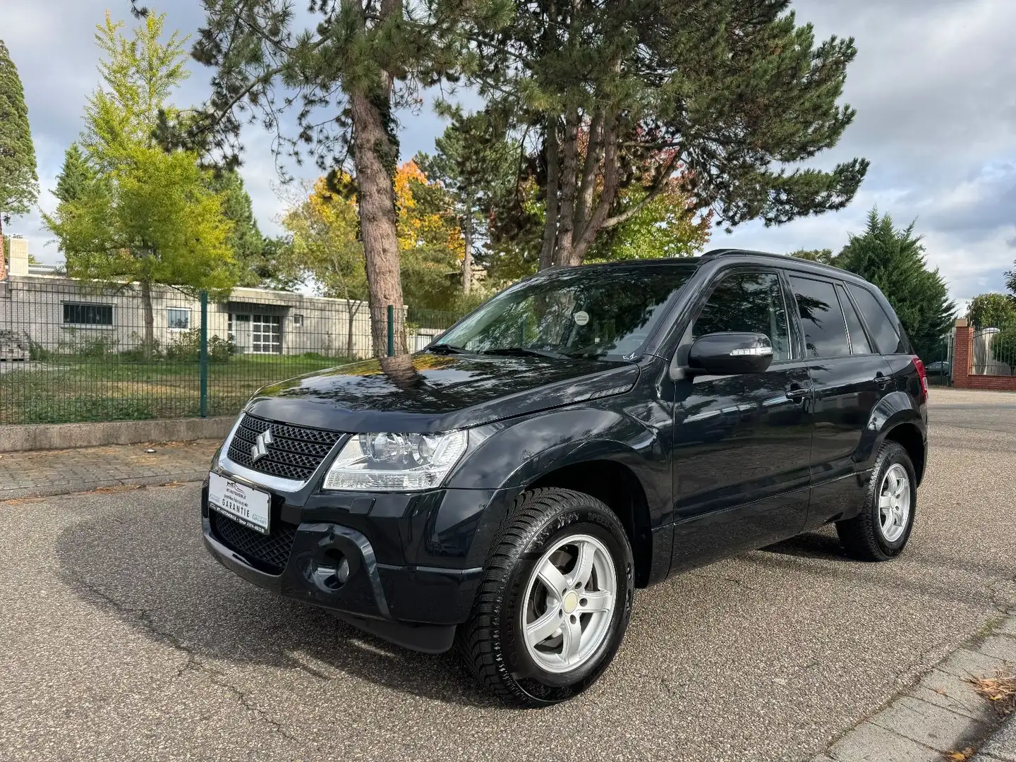 Suzuki Grand Vitara 2.4 VVT Club TÜV NEU Garantie Vert - 1