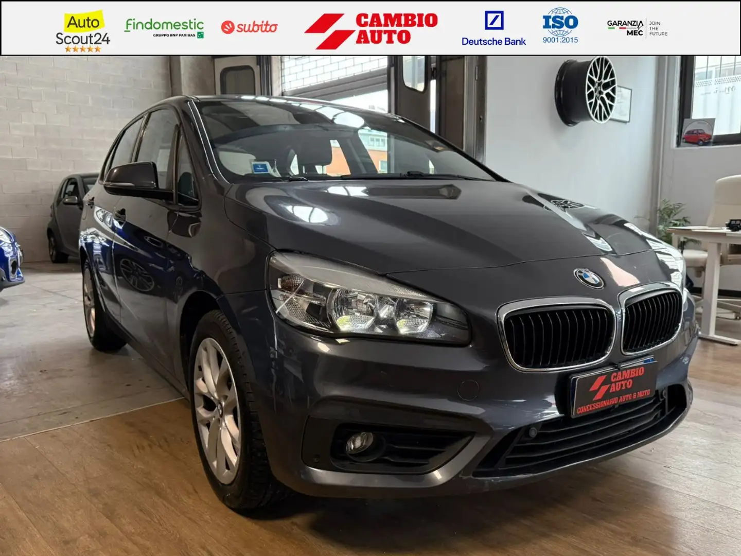 BMW 218 PROMO BLACK FRIDAY! 218d Active Tourer Advantage Grau - 1