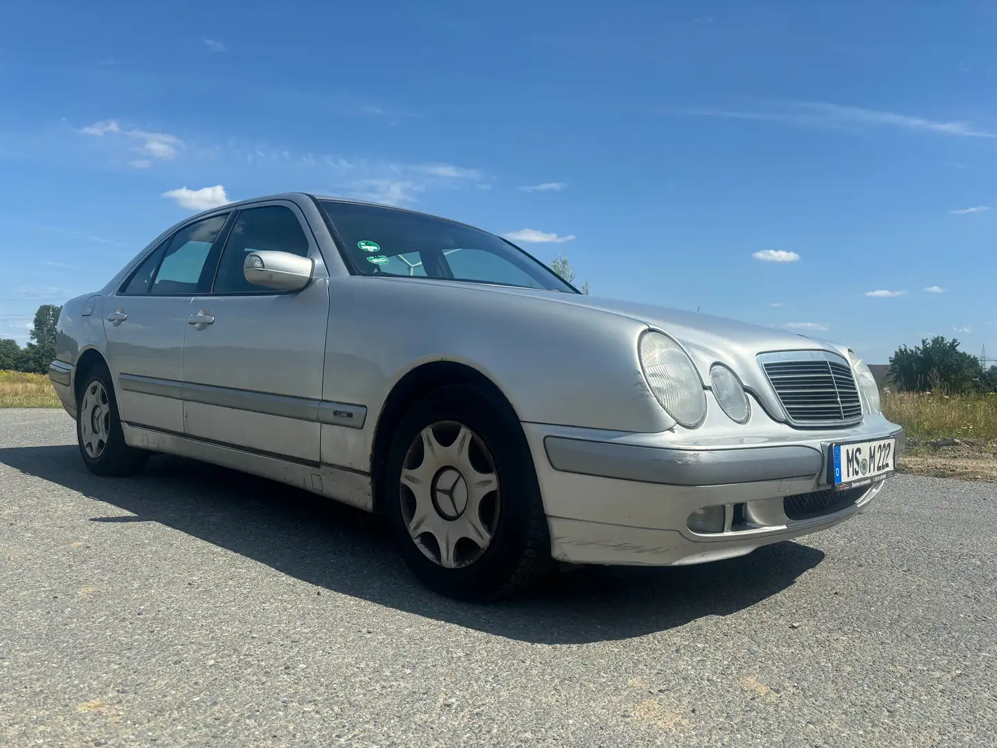 Mercedes-Benz E 200 E-Klasse Kompressor Classic Серебристый - 1