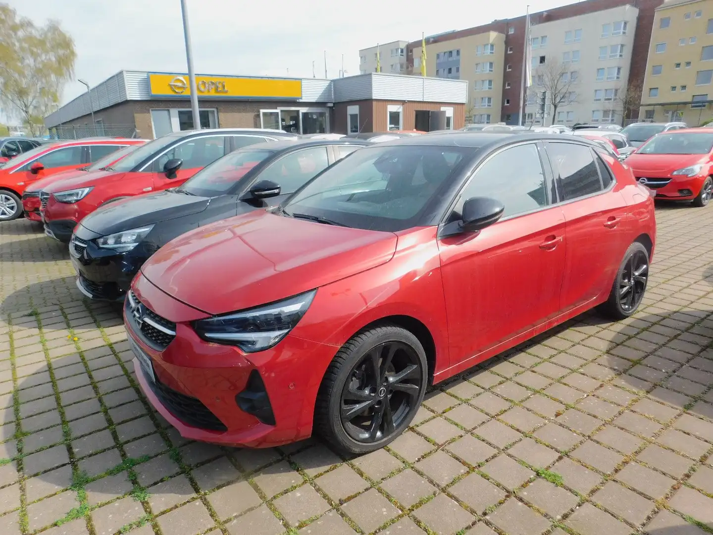 Opel Corsa F GS Line Rood - 1