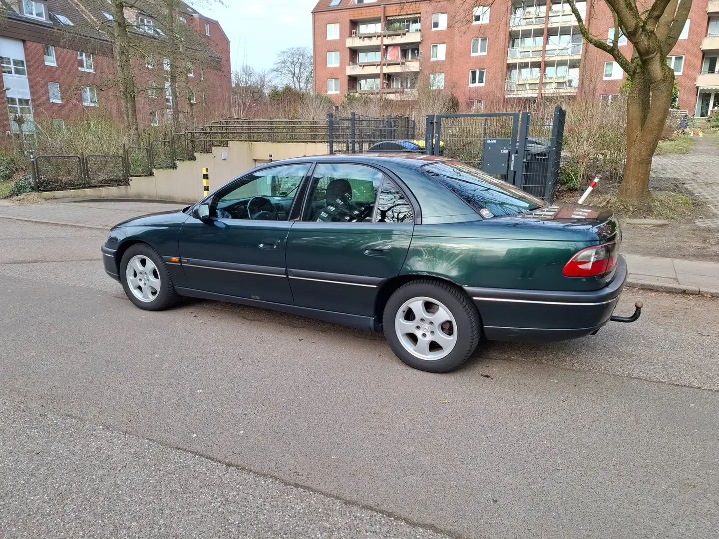 Opel Omega Omega B 100 Jahr Modell    mobil: 01726716379 Verde - 1