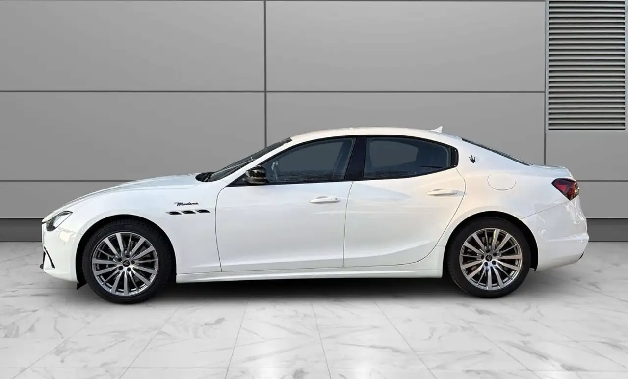 Maserati Ghibli 2022