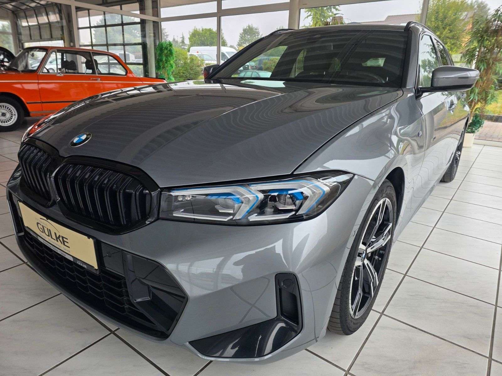 BMW 330