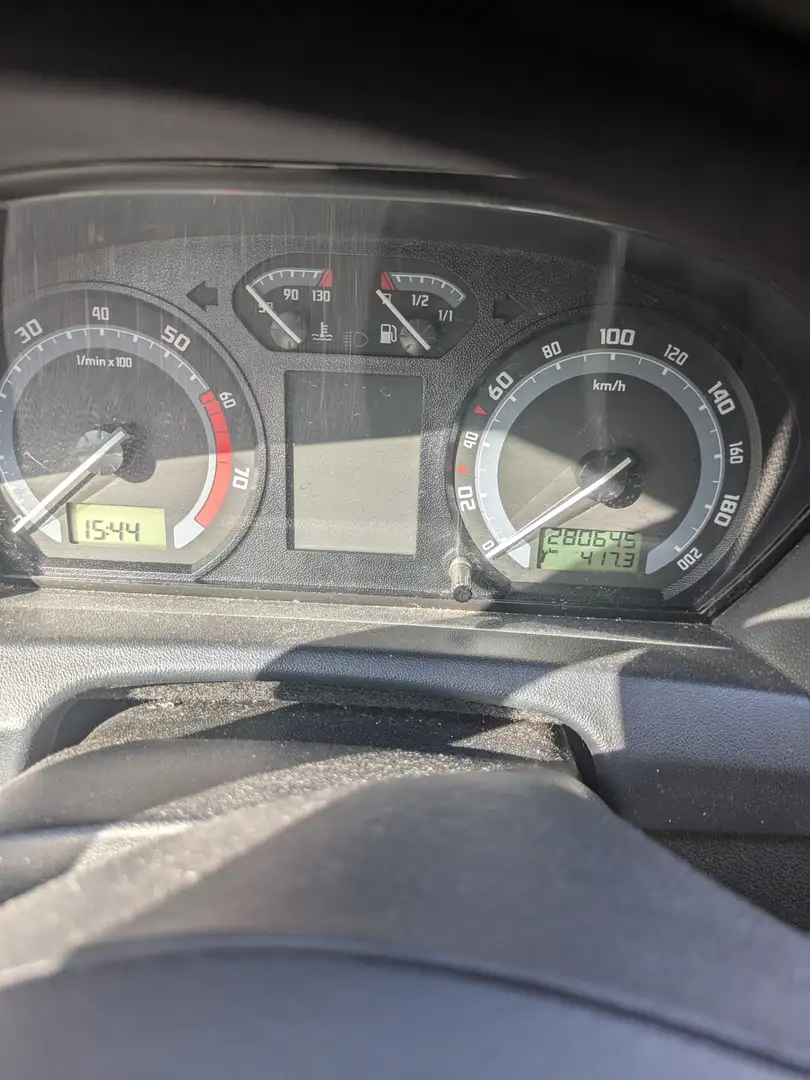 Skoda Fabia 1.4 16V Combi Classic Желтый - 2