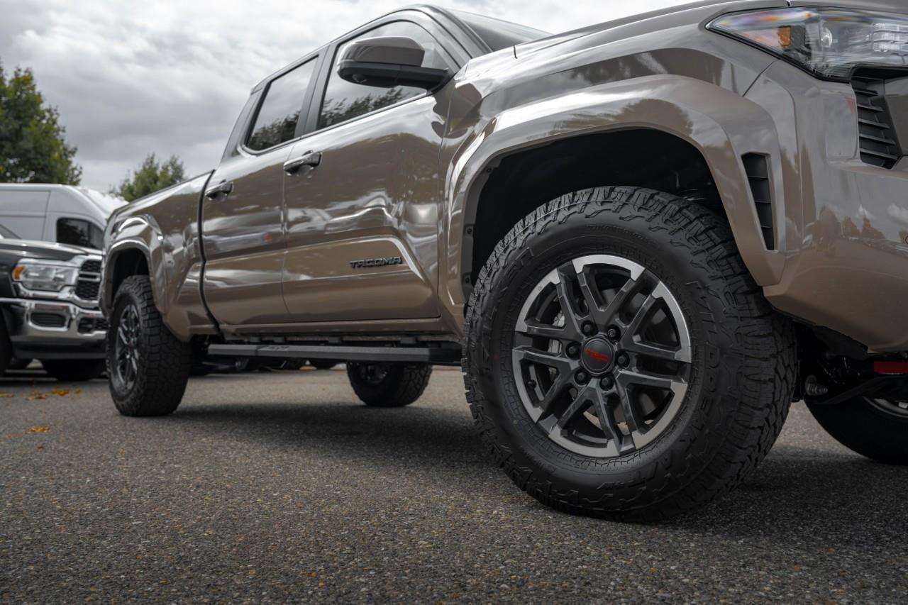 2026 Toyota Tacoma 'PREMIUM PACKAGE- TRD SPORT- 1 OWNER- NO ACCIDENTS — photo 1