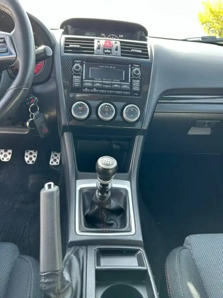 Subaru WRX снимка Subaru WRX