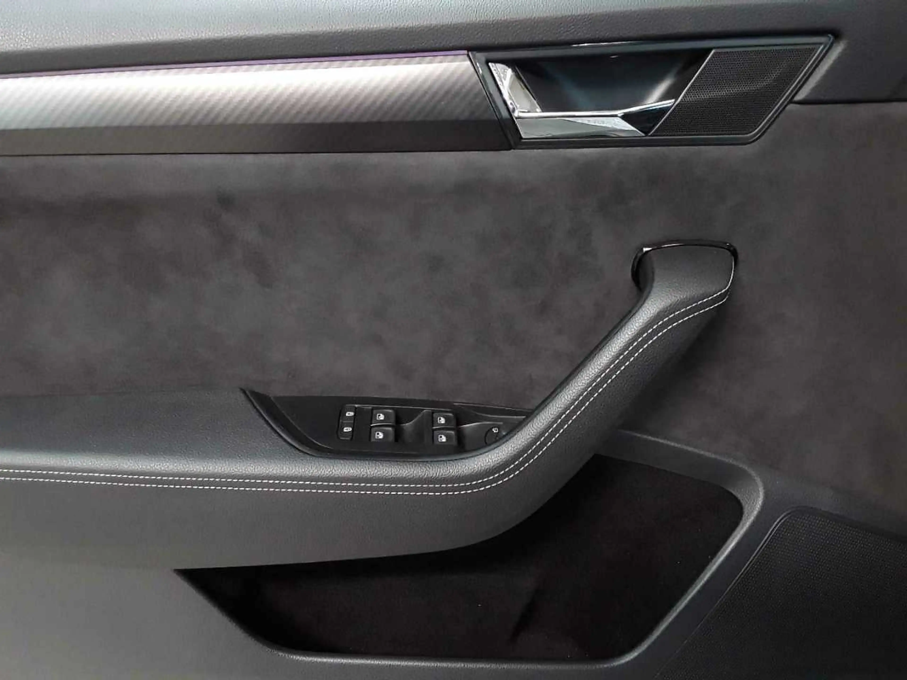 Skoda Superb Superb Combi 2.0 TDI Sportline AHK NAV KAM — photo 17