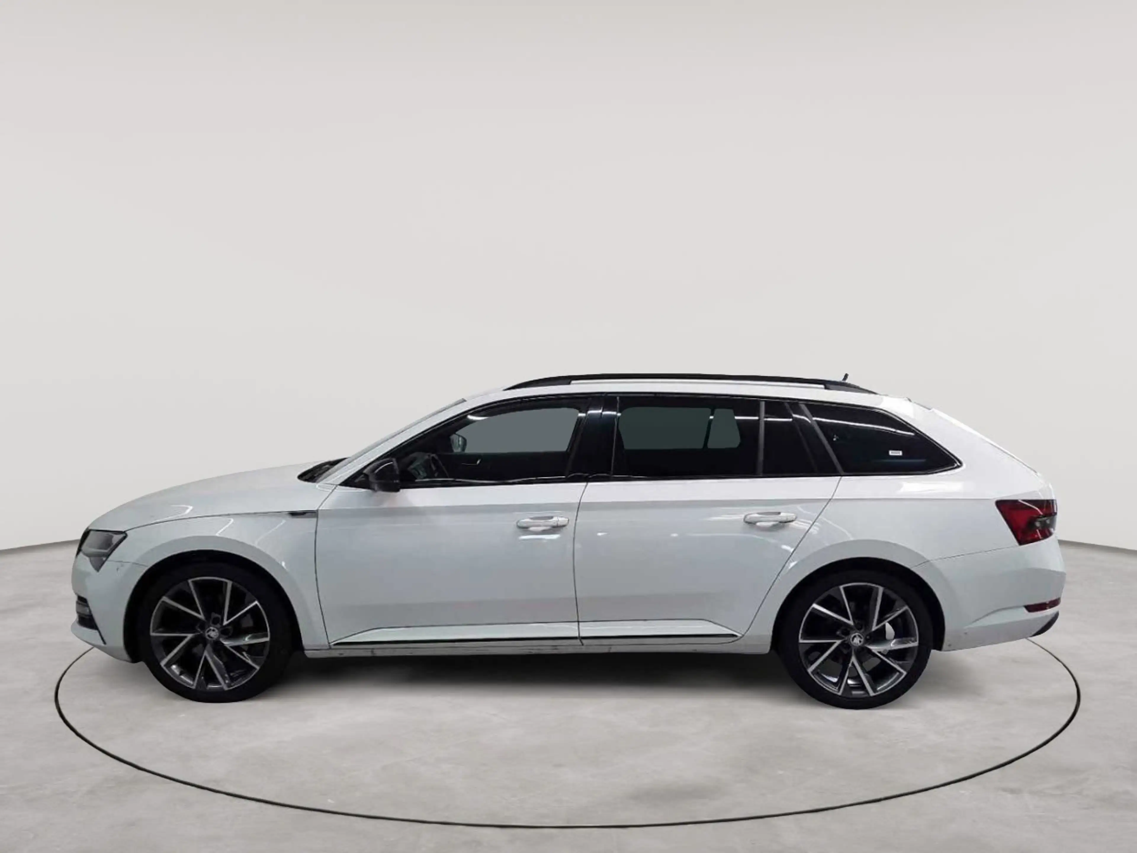 Skoda Superb Superb Combi 2.0 TDI Sportline AHK NAV KAM — photo 6