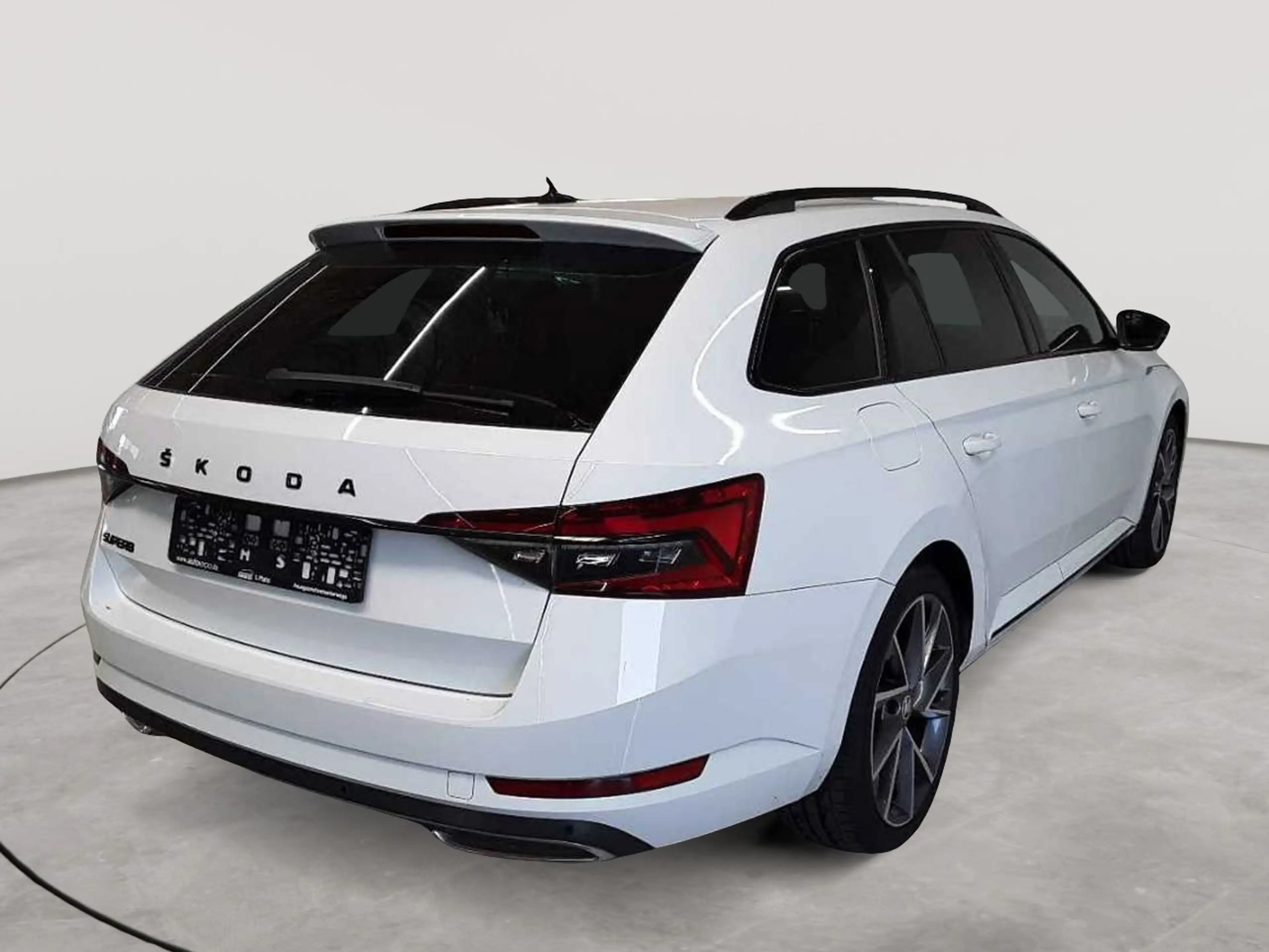 Skoda Superb Superb Combi 2.0 TDI Sportline AHK NAV KAM — photo 4