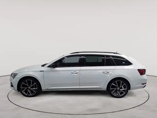 Skoda Superb view 6