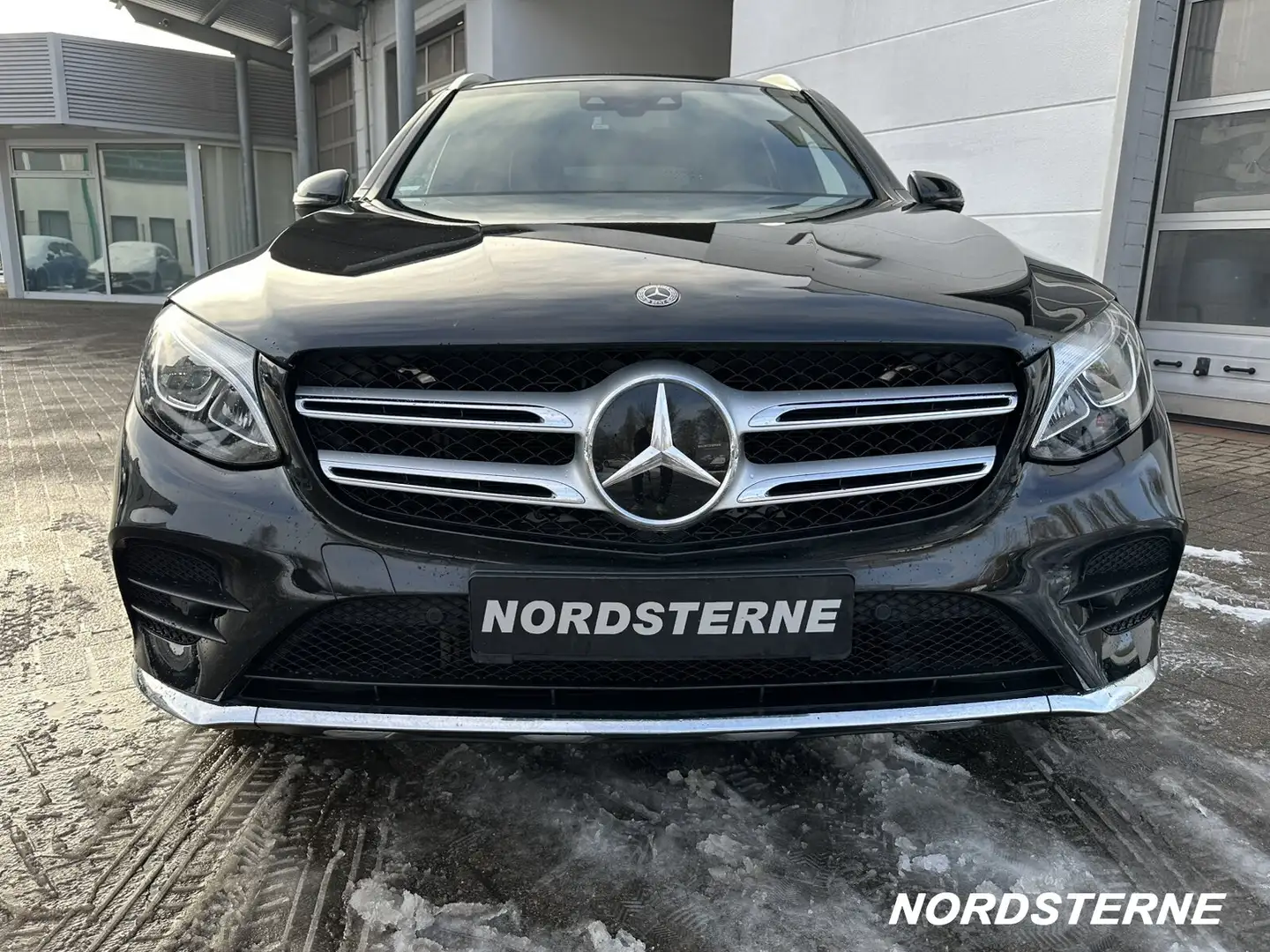 Mercedes-Benz GLC 250 GLC 250 4MATIC AMG Standheizung Distronic Navi Schwarz - 2