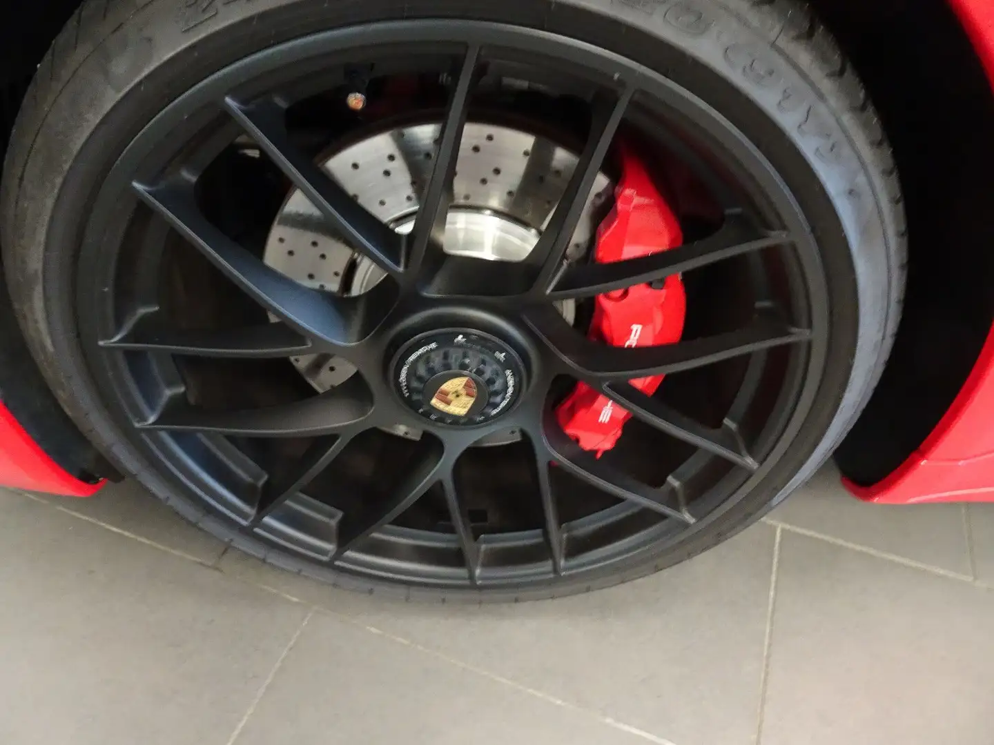Porsche 991 /2 GTS Rot - 2