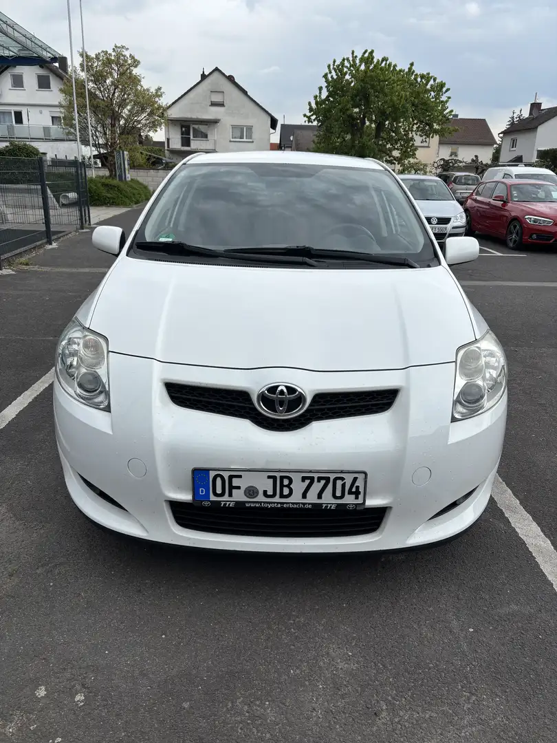 Toyota Auris 1.6 Sol - 1
