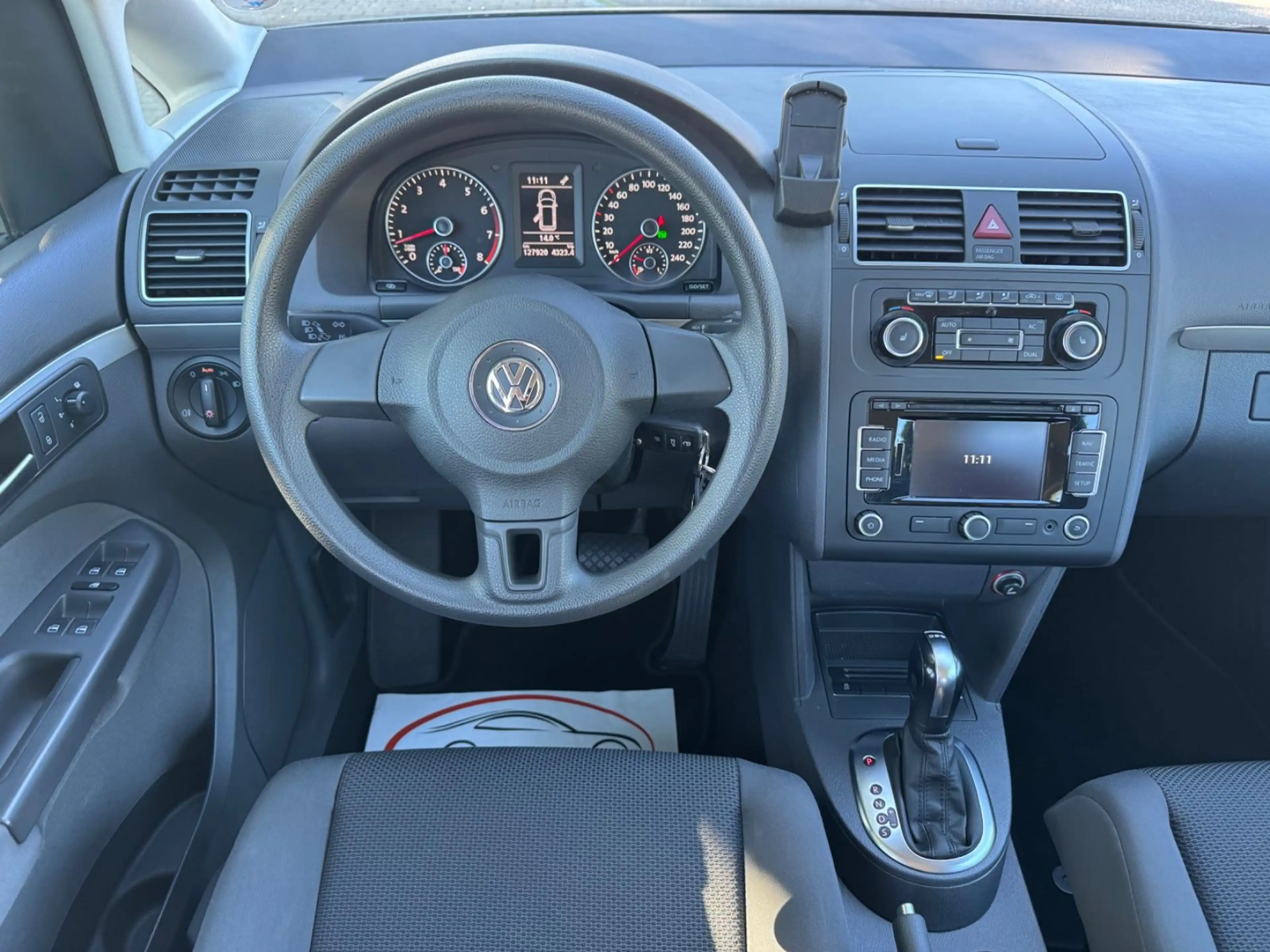 Volkswagen Touran Trendline ( Behindertenrecht beifahrer) — photo 12