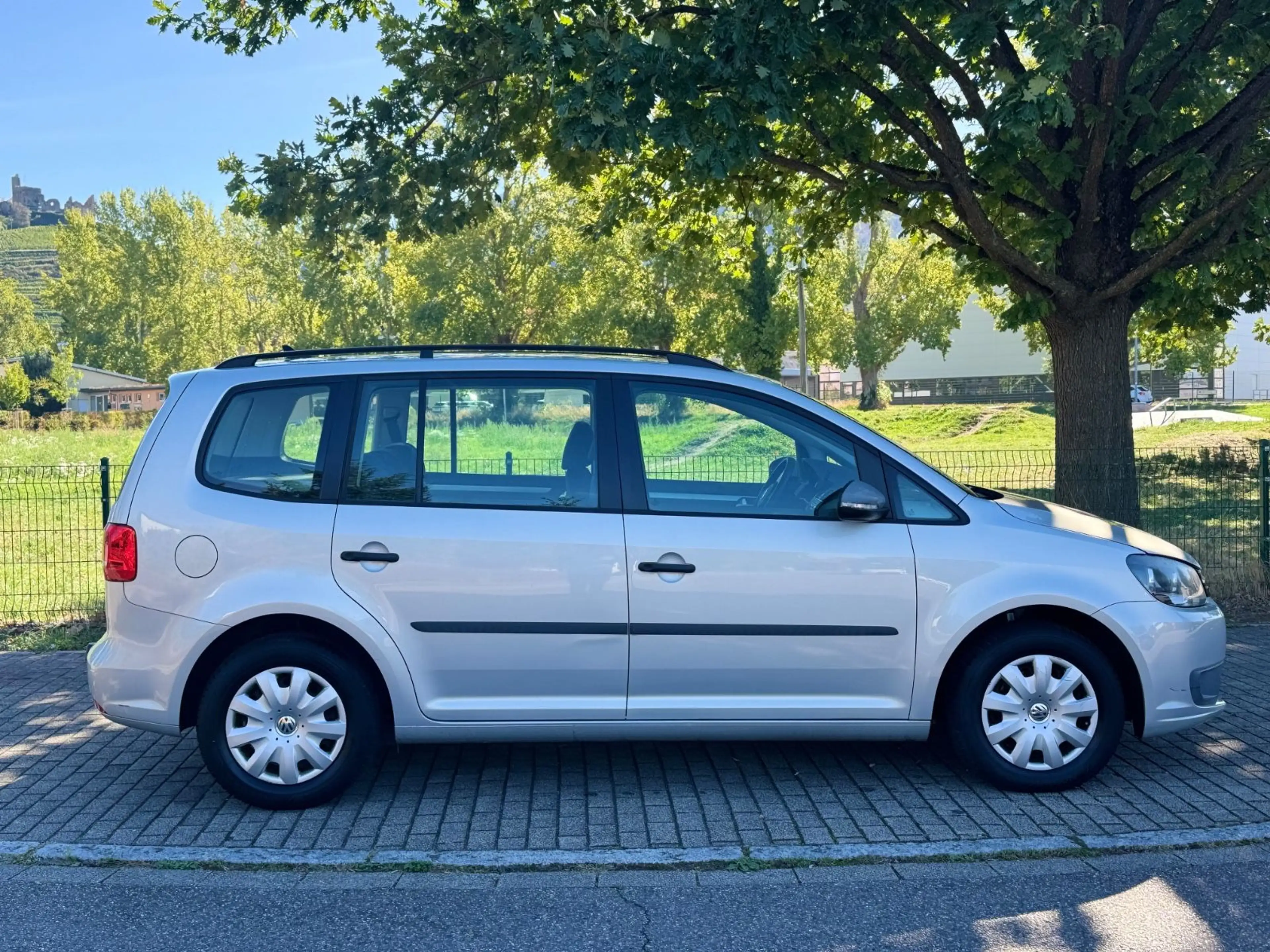 Volkswagen Touran Trendline ( Behindertenrecht beifahrer) — photo 8