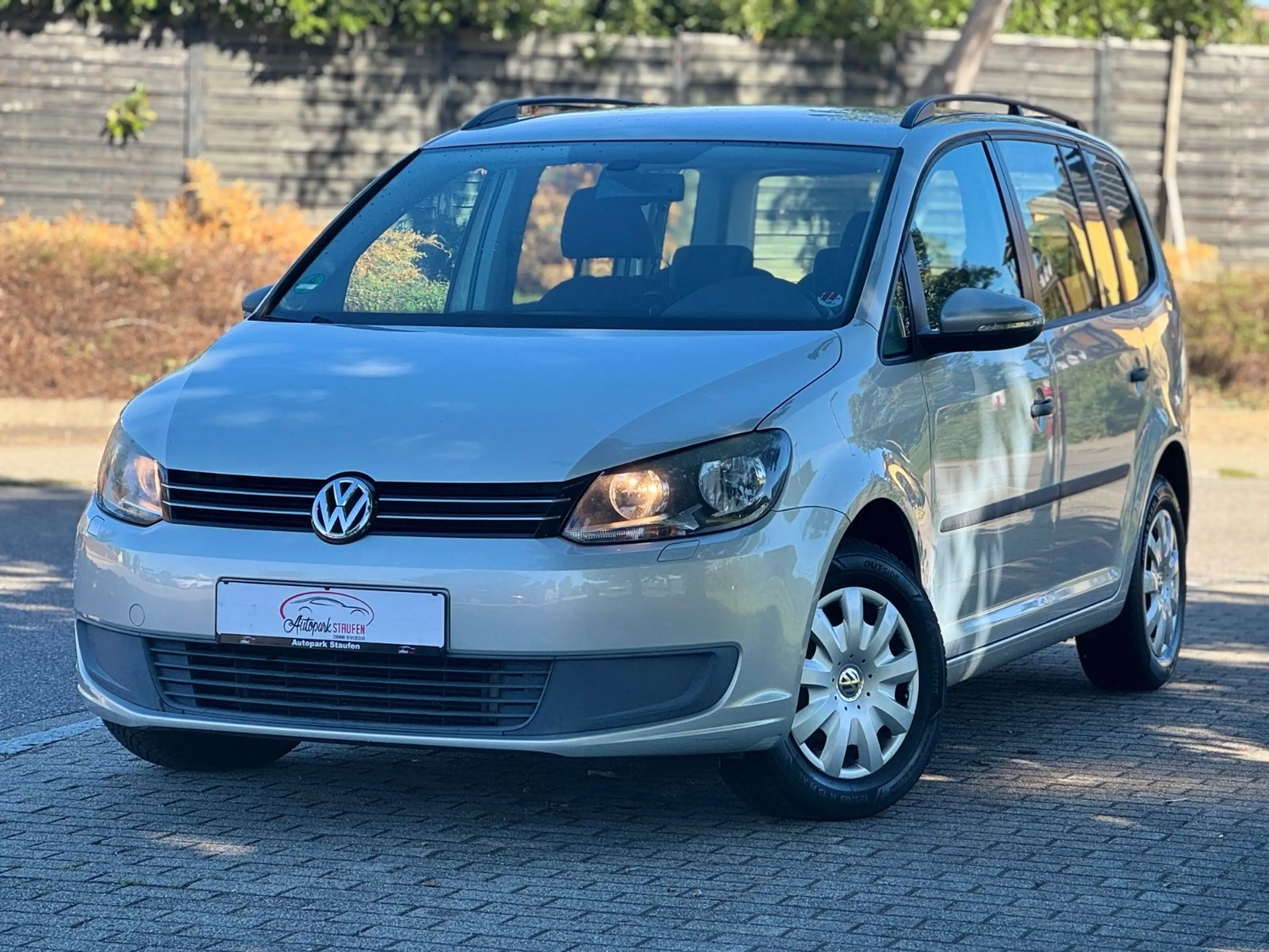 Volkswagen Touran Trendline ( Behindertenrecht beifahrer) — photo 2